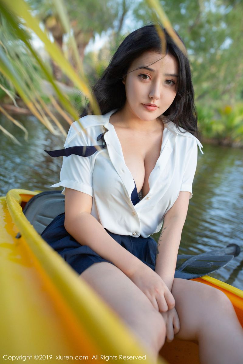 [XIUREN秀人网] 性感女神Manuela玛鲁娜室外皮划艇系列美国旅拍 No.1719