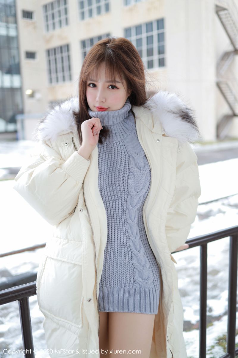 [MFStar模范学院] 美女模特恩率babe性感开背毛衣系列北海道旅拍 Vol.262