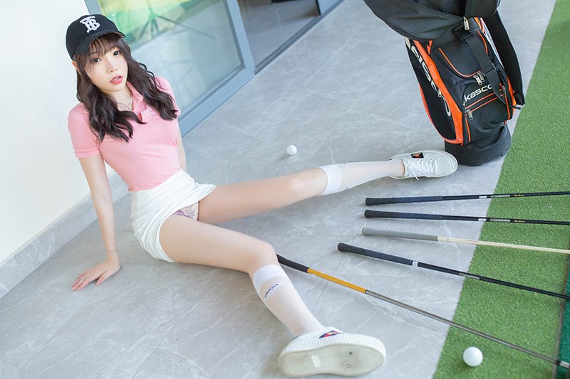 高尔夫女孩芝芝包臀短裙可爱性感