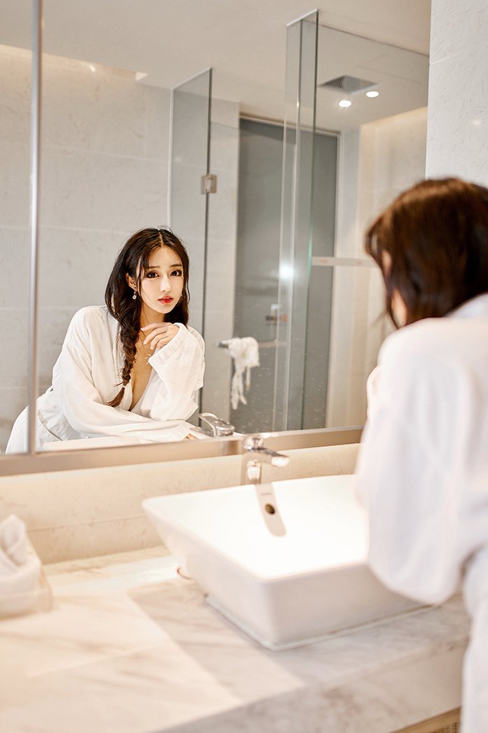 蕾丝女仆林子欣白皙娇体等你调教