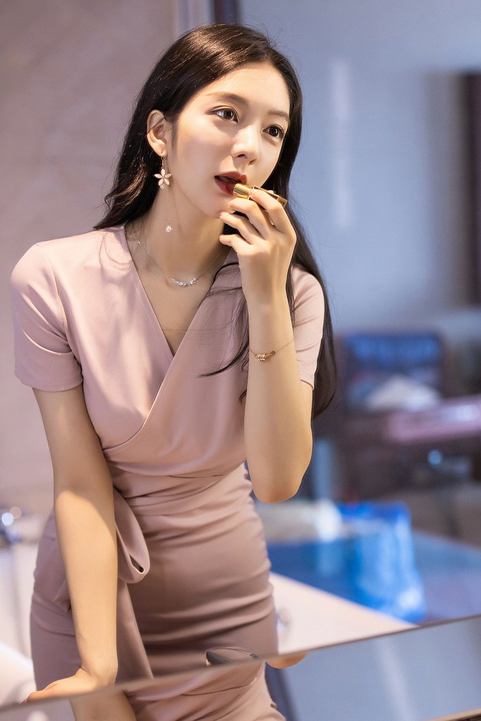 高挑御姐小热巴玉足酥胸极致享受