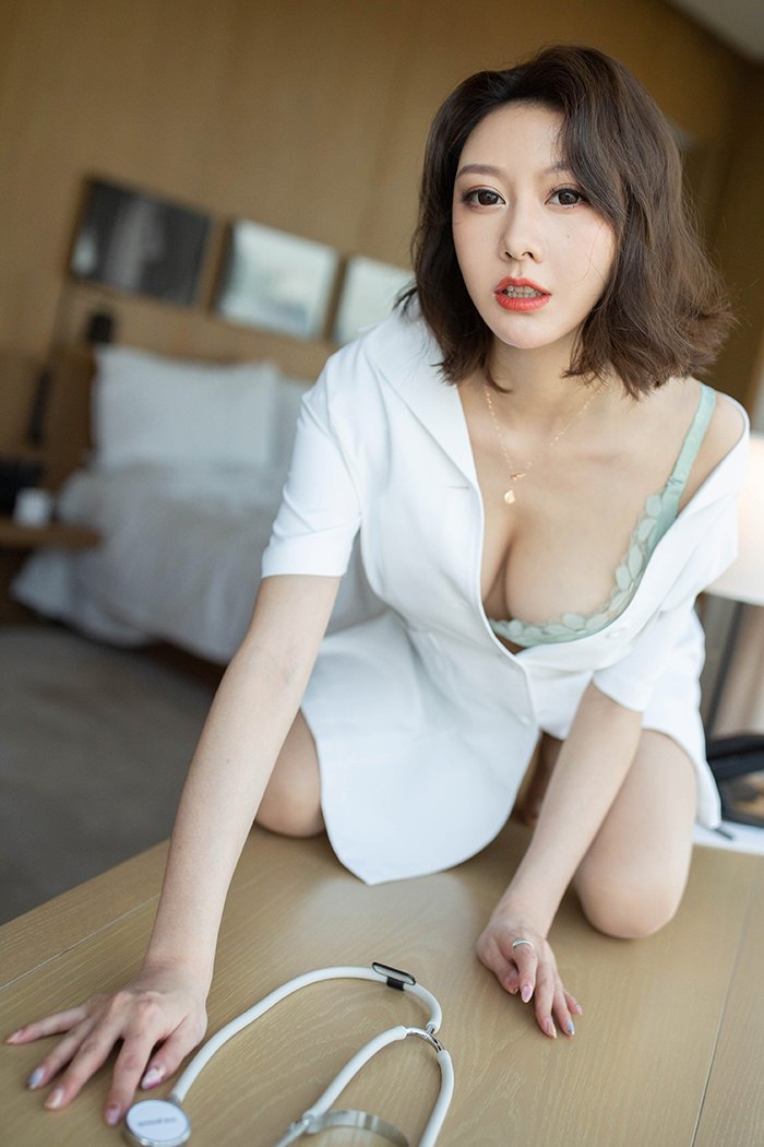 独宠爱妻艺轩肉丝长腿美脚春色满屋