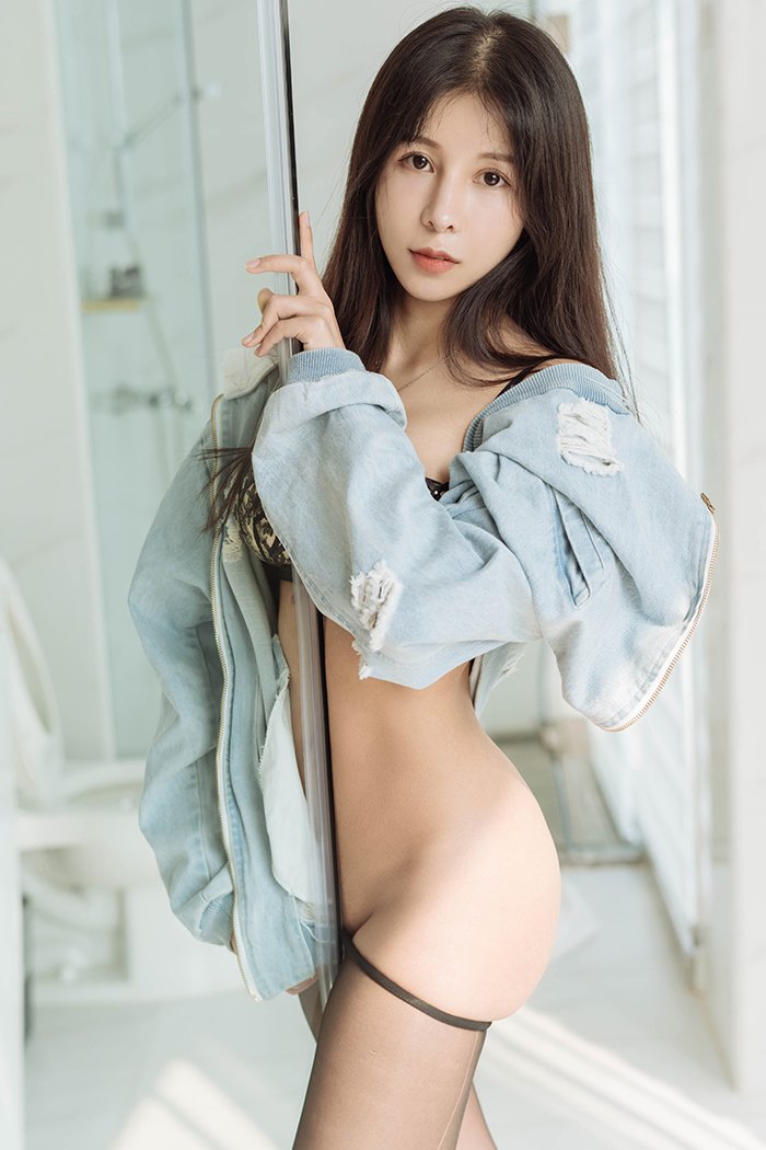 绝色丽人奥莉蕾丝长袜包臀娇羞露出