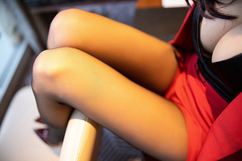 闷骚秘书杨晨晨长腿酥胸贴心服务