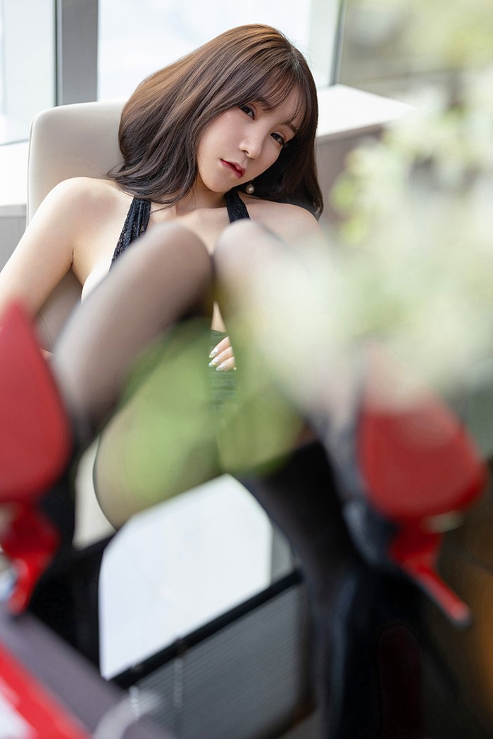 多情秘书周于希带你体验美女禁区