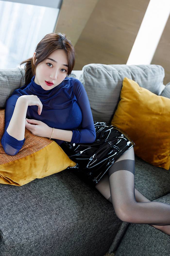 甜蜜小妹九月生白皙美乳羞涩撩人