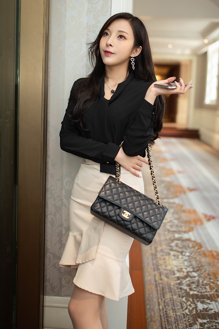 极品副总陈小喵肉丝玉足受邀调教