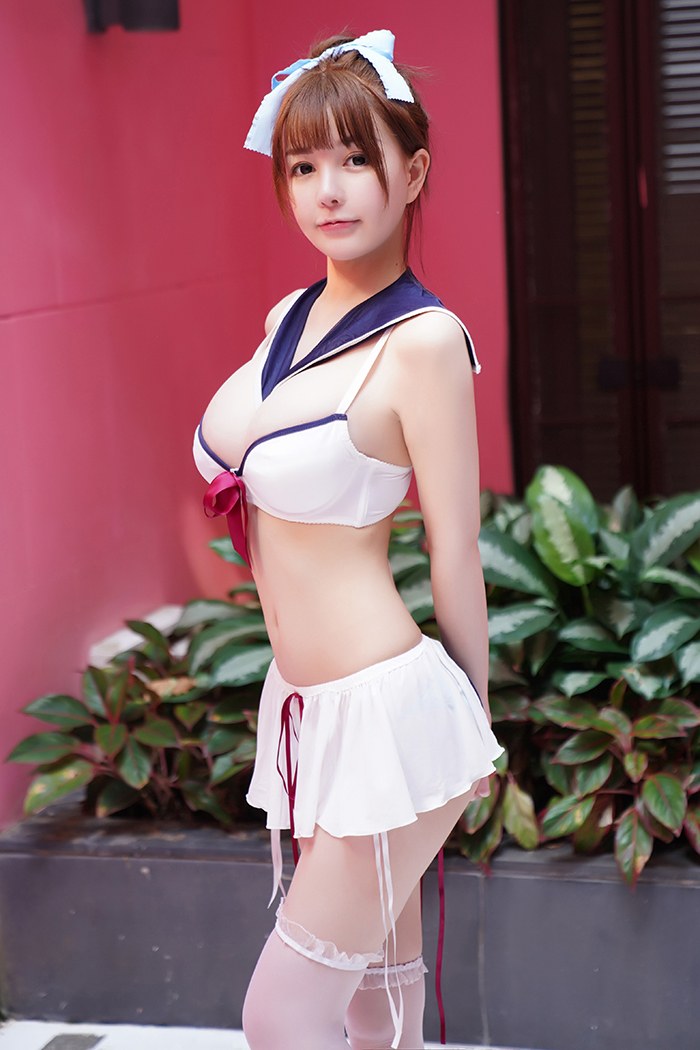 粉嫩学生妹UU酱白皙巨乳丝滑可口