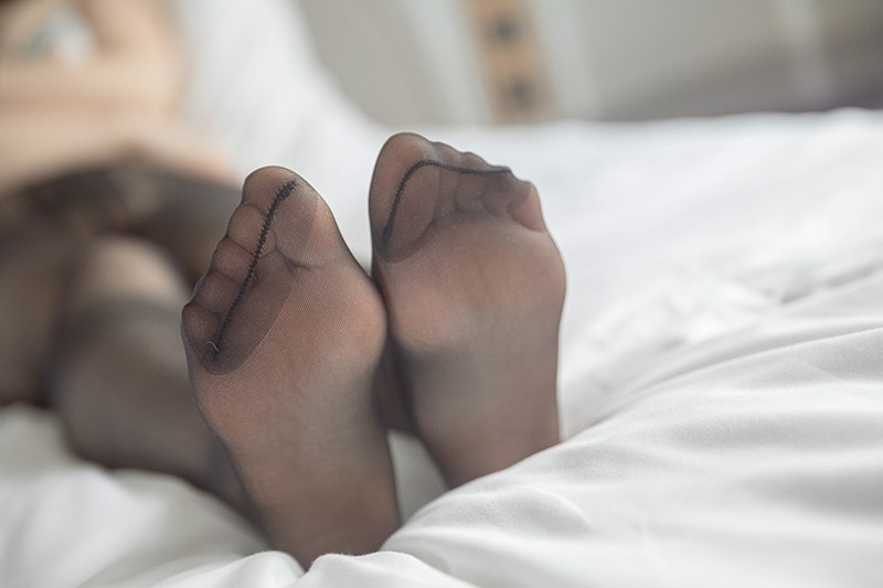 金屋娇娘诗诗kiki无内黑丝大秀巨乳