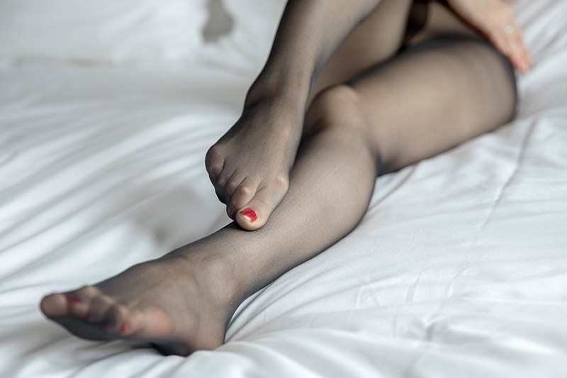 金屋娇娘诗诗kiki无内黑丝大秀巨乳