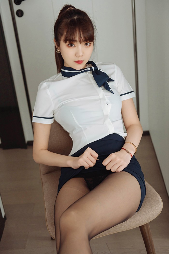 黑丝情人可乐蜜汁美腿丰臀勾人心魄