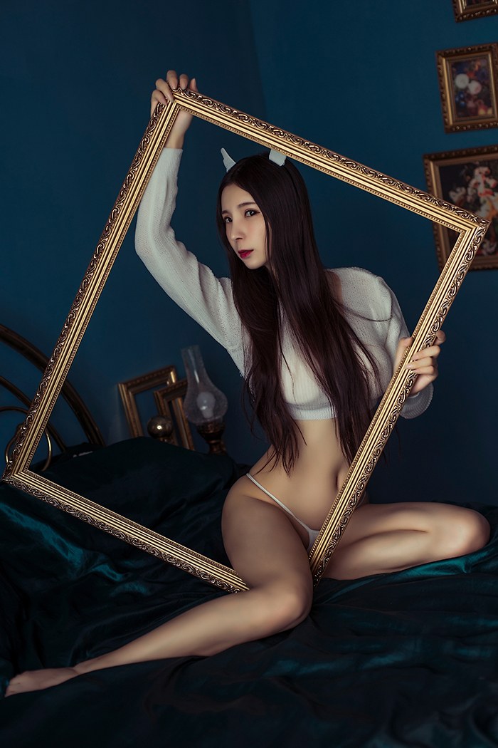 蜜汁女郎小蛮妖绝色胴体娇羞裸露