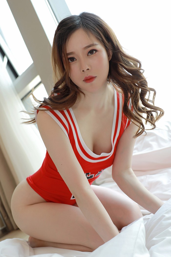 甜甜小妹白茹雪丝滑胴体大尺度露出