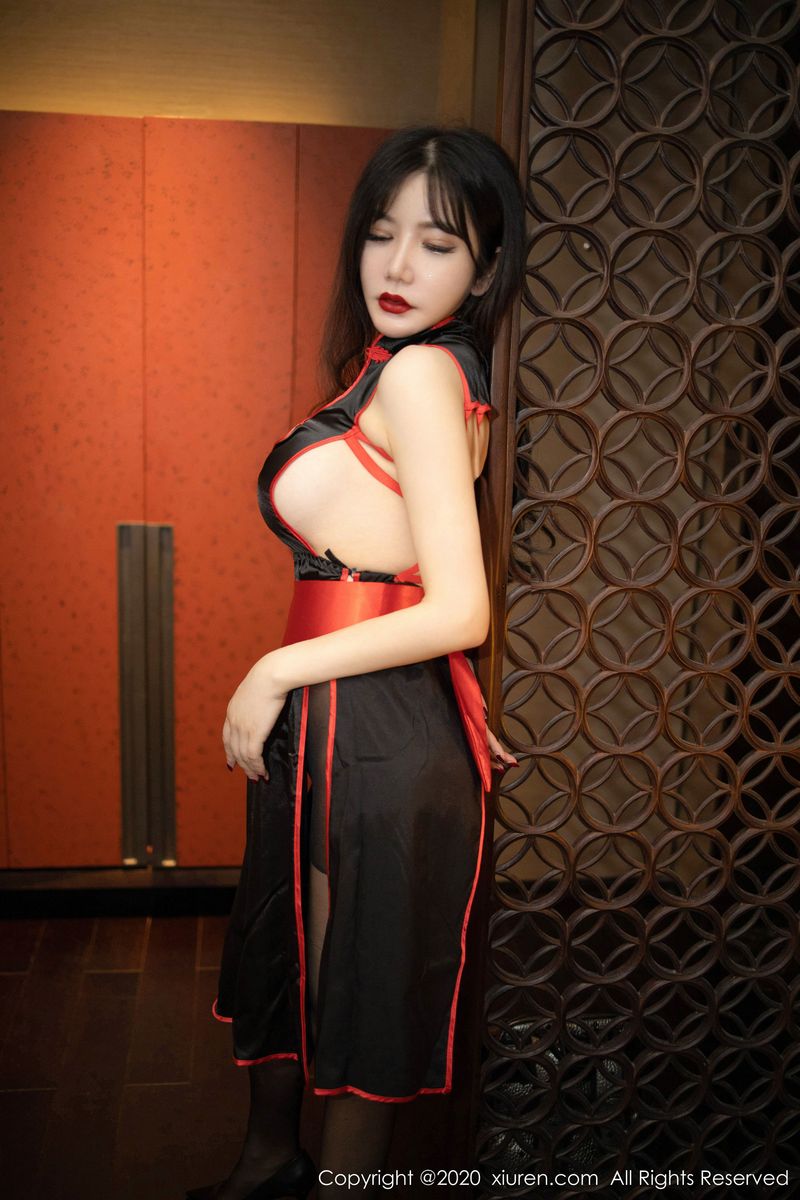 [XIUREN秀人网] 性感女神心妍小公主情趣内衣黑丝诱惑极致写真 No.1950