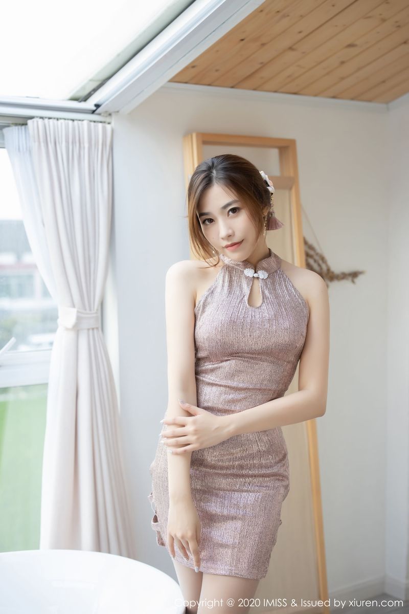 [IMiss爱蜜社] 气质女神许诺Sabrina丝袜美腿心神俱醉迷人写真  Vol.434