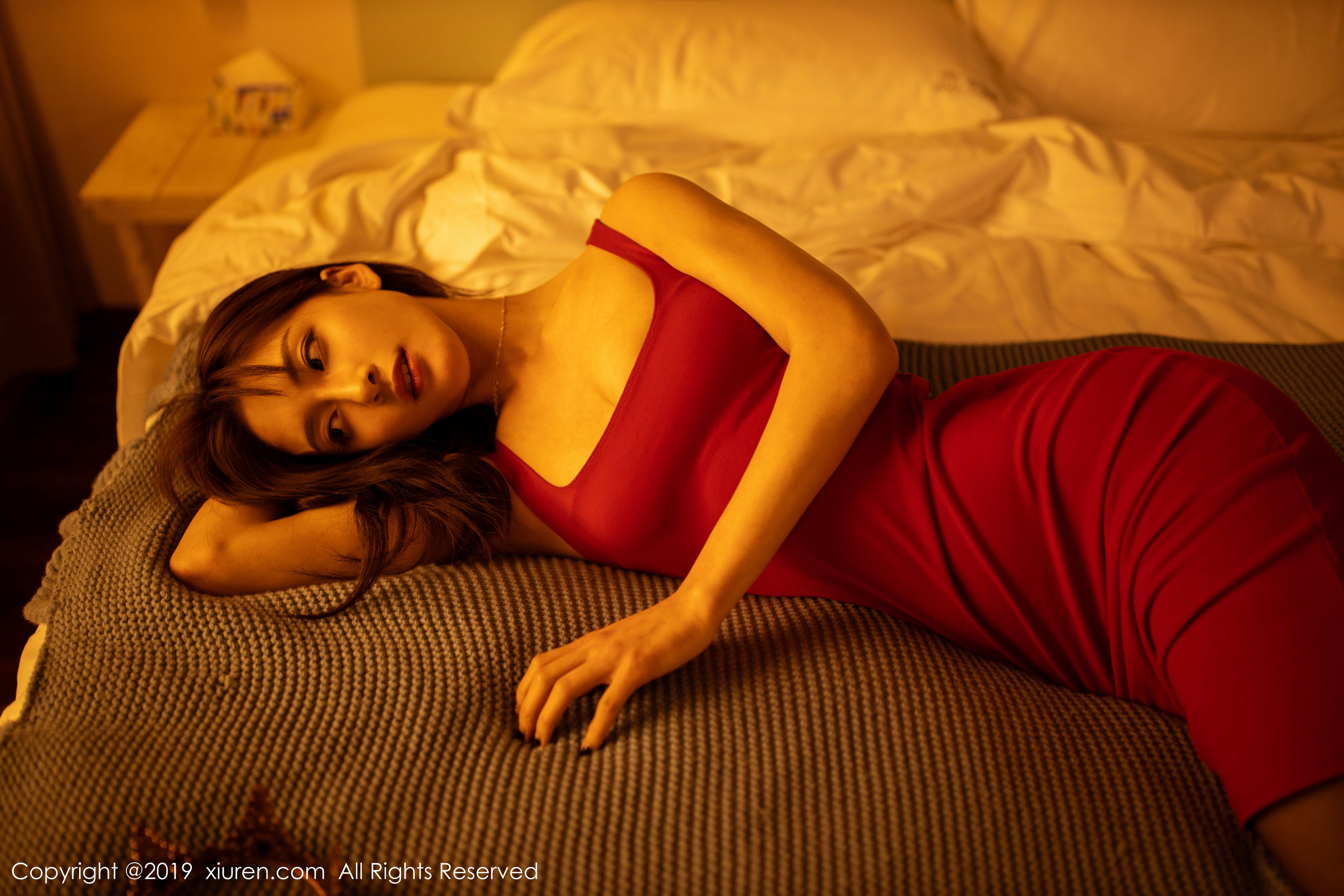 林文文yooki《性感吊裙与魅惑黑丝系列》 [秀人XIUREN] No.1868 写真集