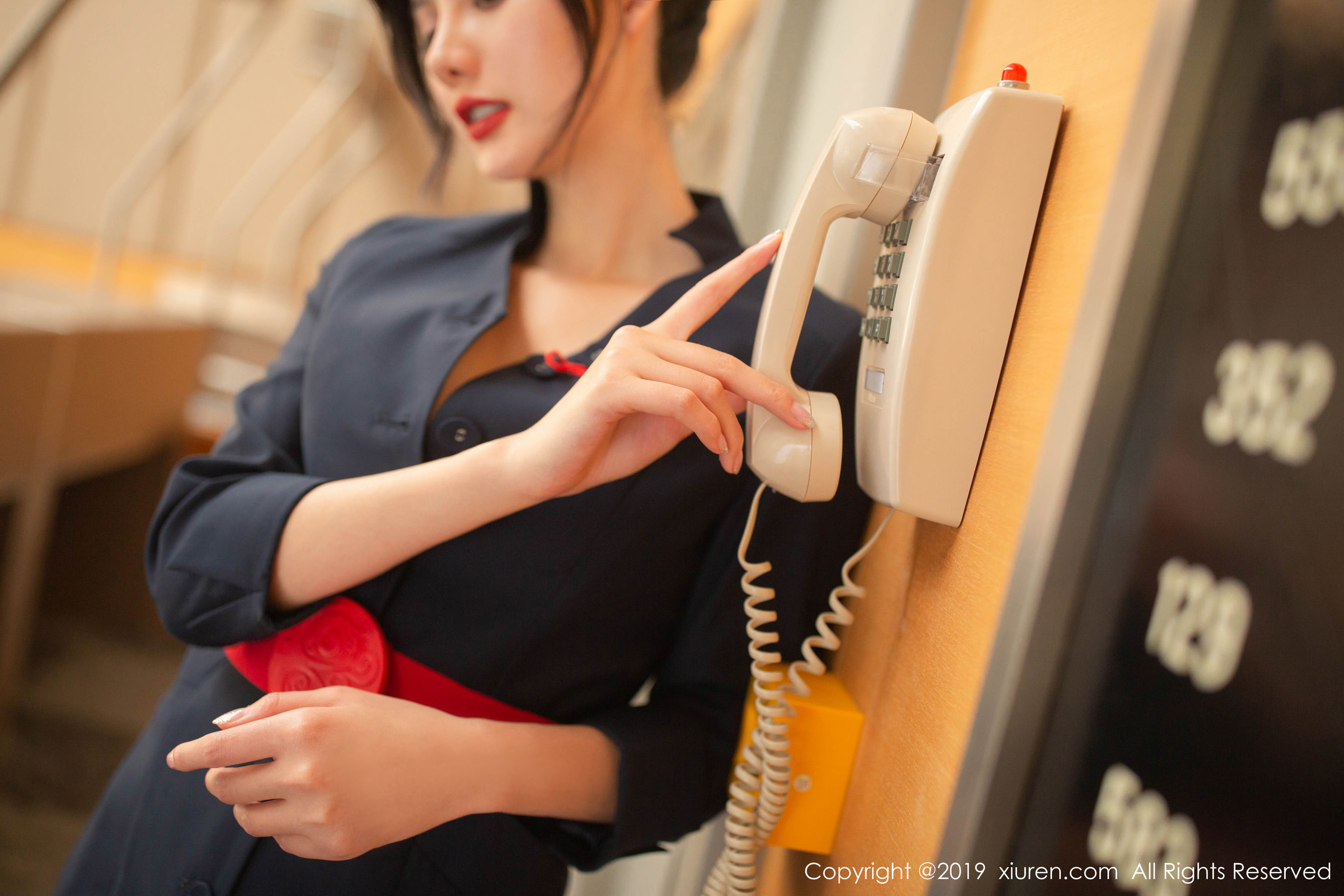 就是阿朱啊《机厅地勤主题》 [秀人XIUREN] No.1881 写真集