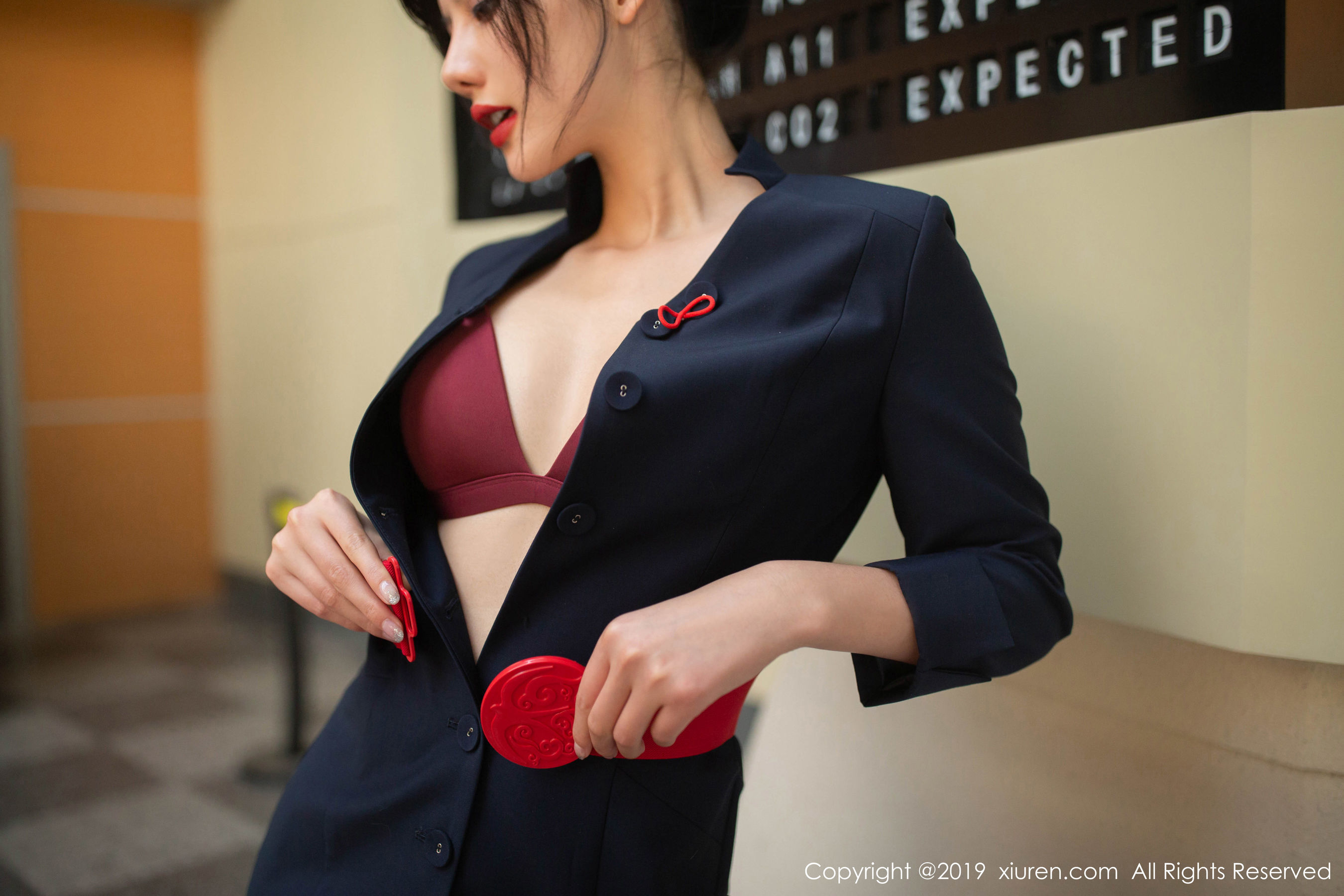 就是阿朱啊《机厅地勤主题》 [秀人XIUREN] No.1881 写真集