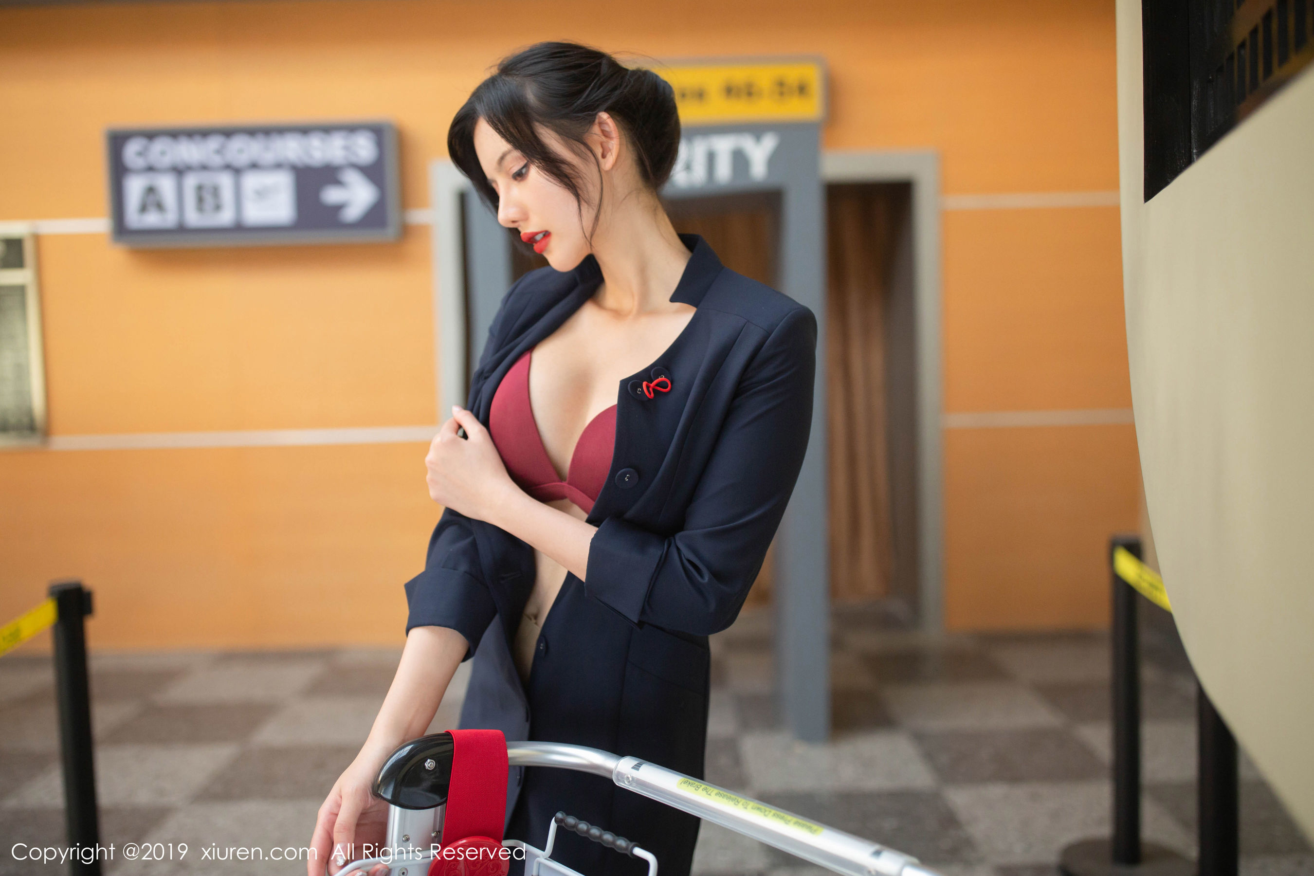 就是阿朱啊《机厅地勤主题》 [秀人XIUREN] No.1881 写真集