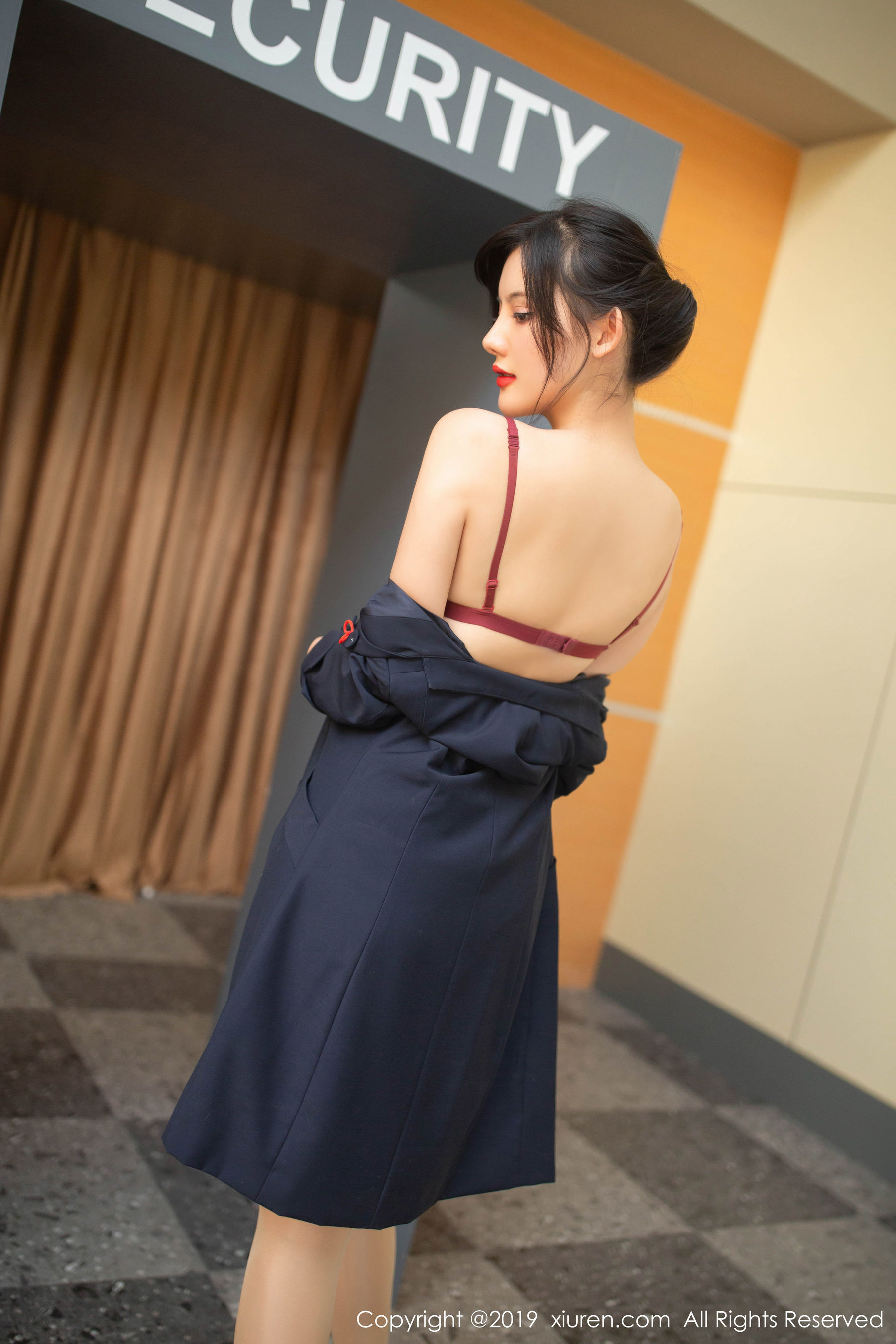 就是阿朱啊《机厅地勤主题》 [秀人XIUREN] No.1881 写真集