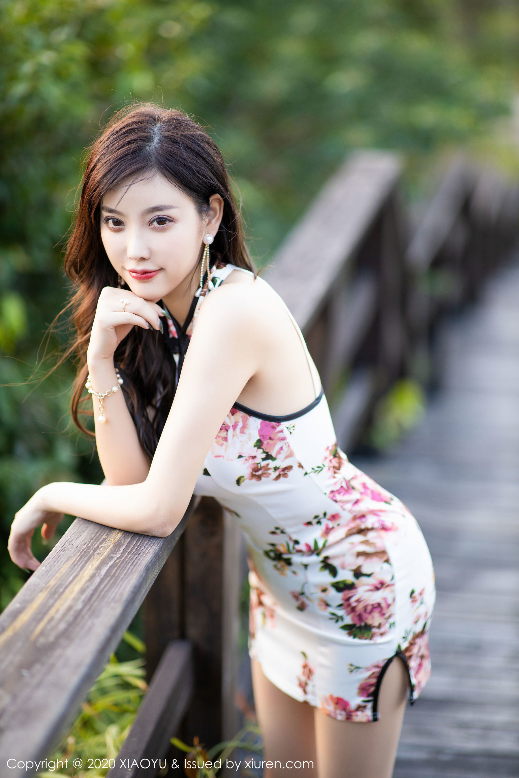 杨晨晨sugar《美臀玉足的极致诱惑》 [语画界XIAOYU] Vol.233 写真集