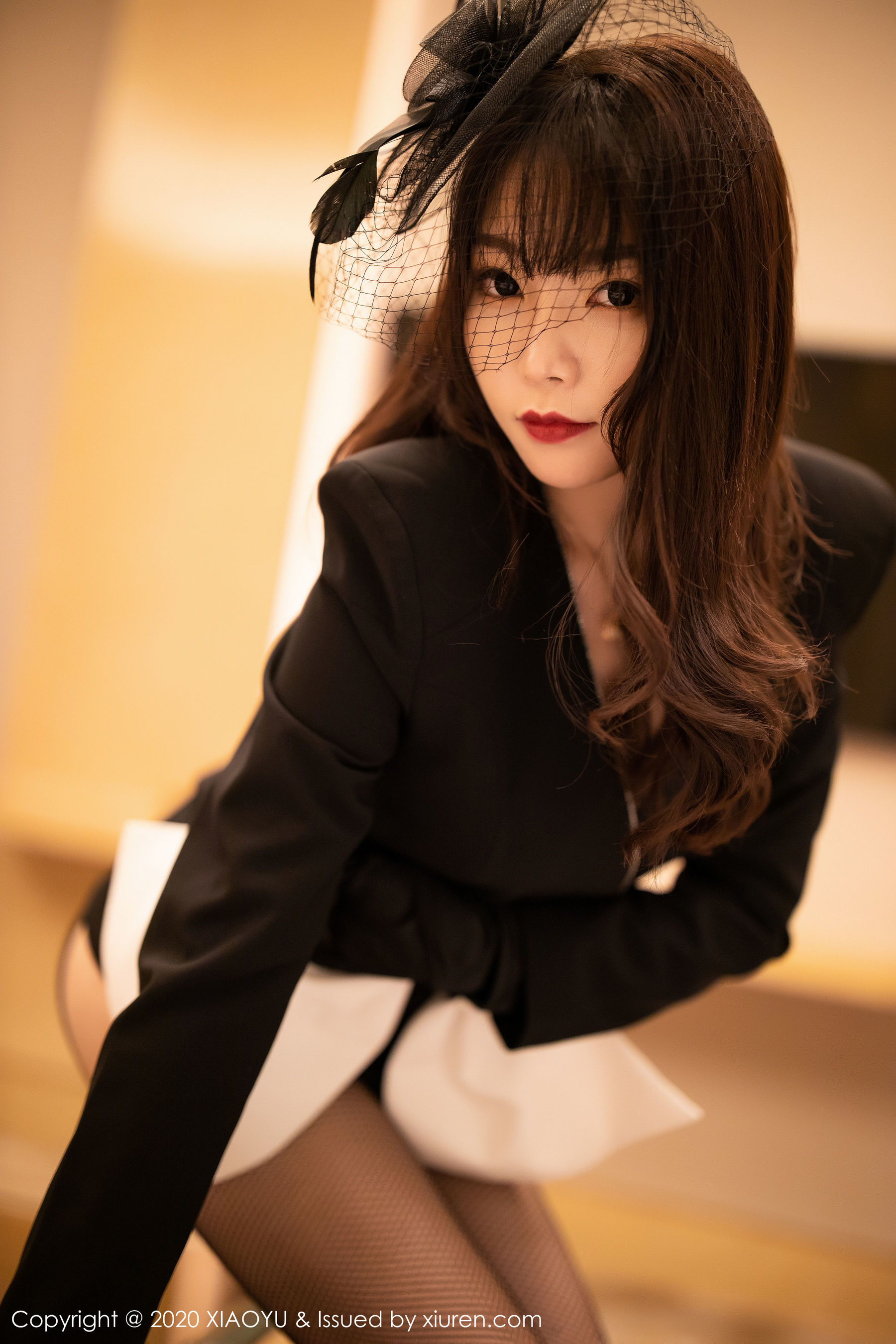 芝芝Booty《高贵典雅制服与魅惑网袜系列》 [语画界XIAOYU] Vol.239 写真集