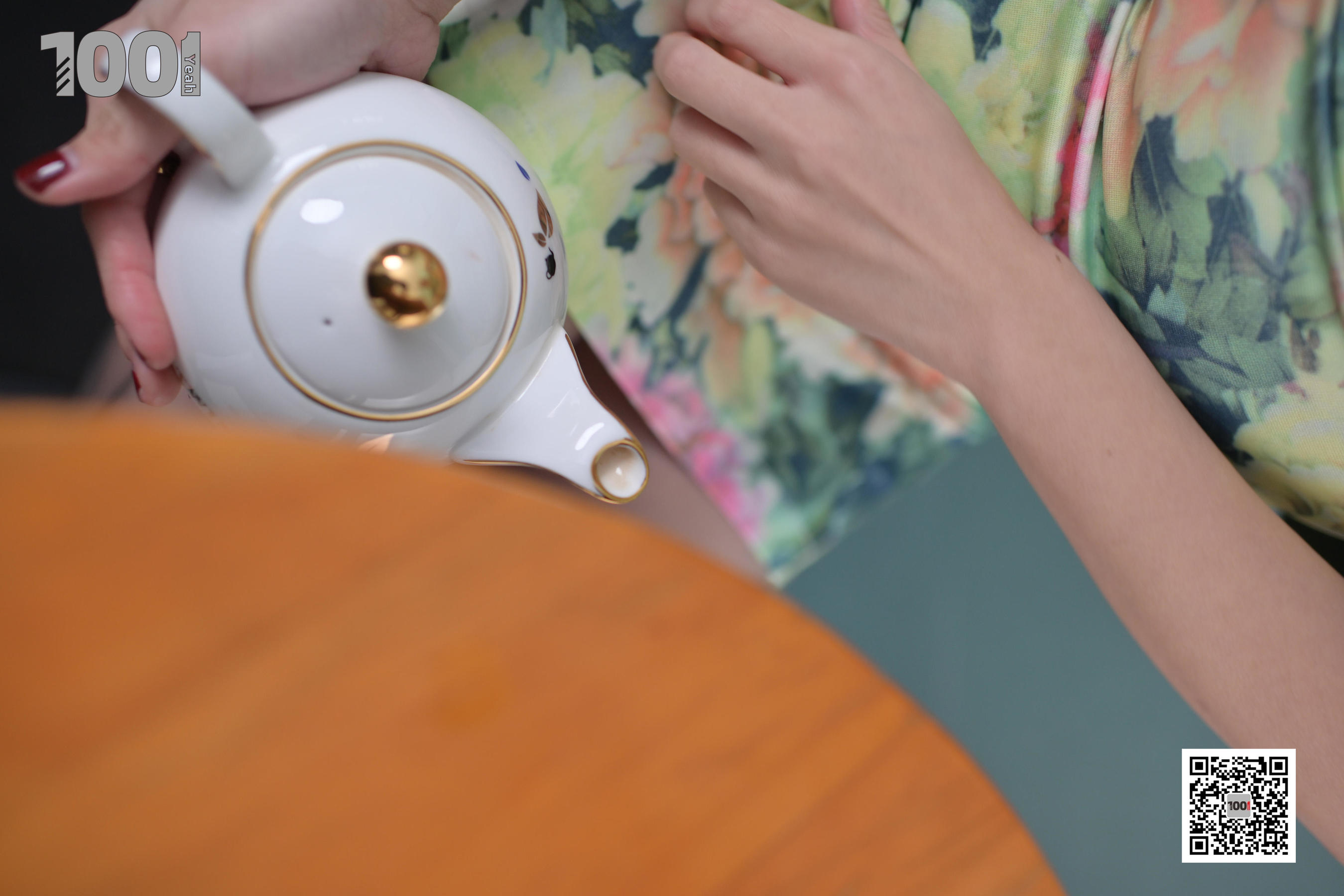 模特真真 《浓缩胶囊》  [一千零一夜IESS] 丝袜美腿写真集