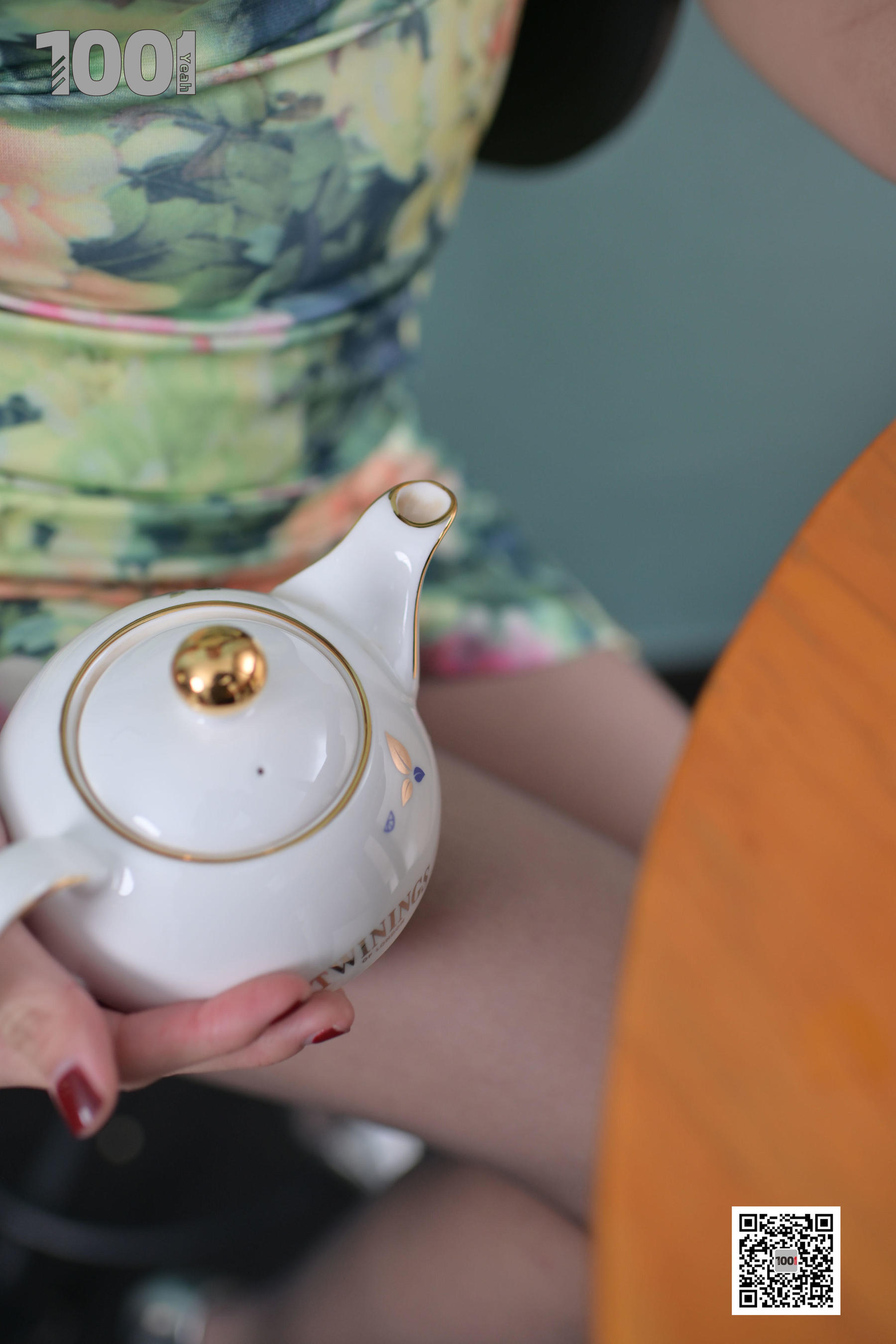 模特真真 《浓缩胶囊》  [一千零一夜IESS] 丝袜美腿写真集