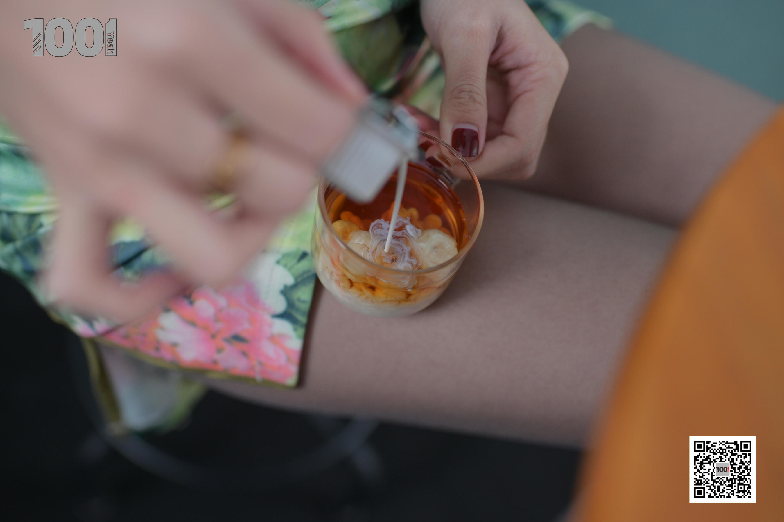 模特真真 《浓缩胶囊》  [一千零一夜IESS] 丝袜美腿写真集