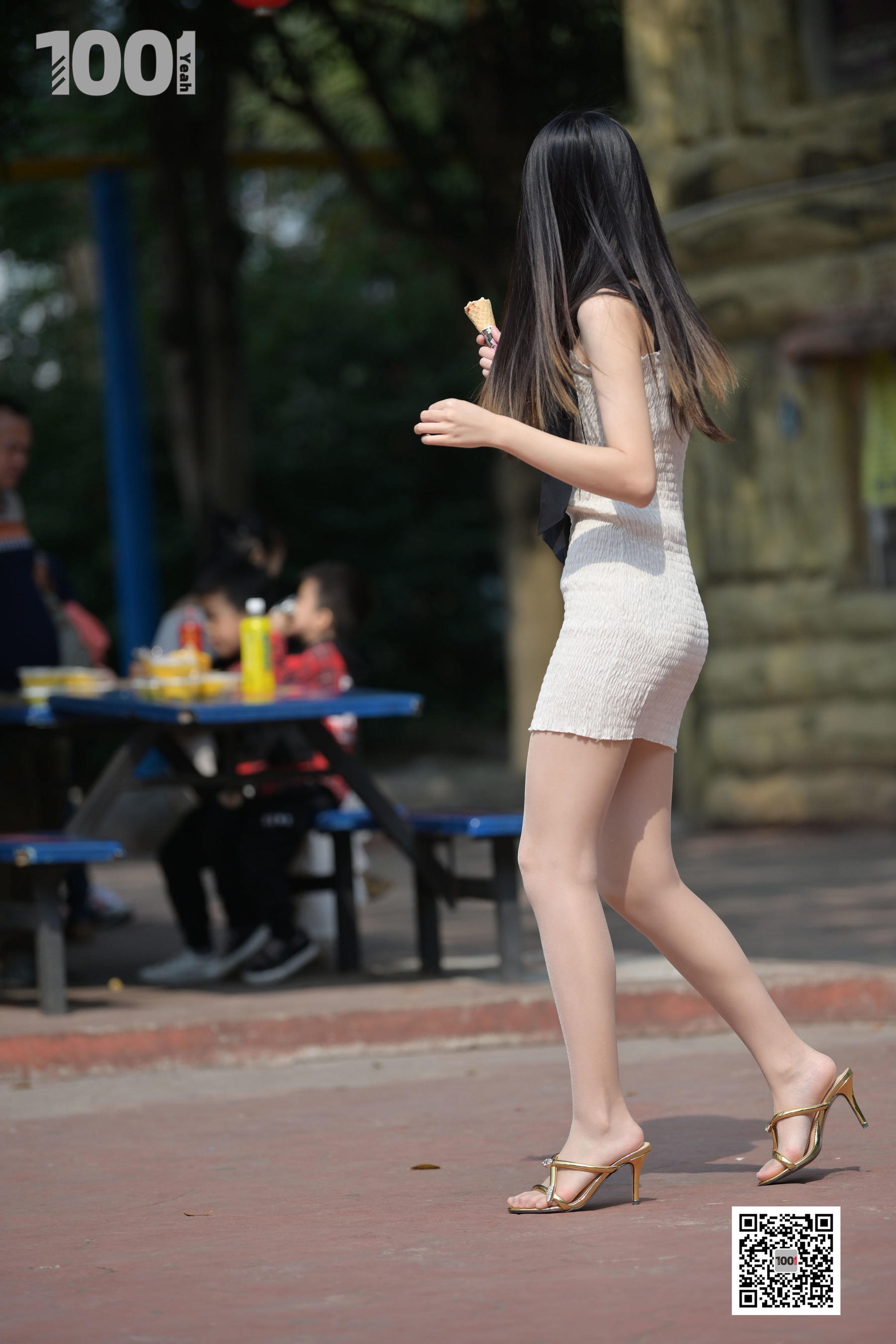 模特腿腿 《妈妈，那个姐姐有冰淇淋3》 [一千零一夜IESS] 丝袜美腿写真集