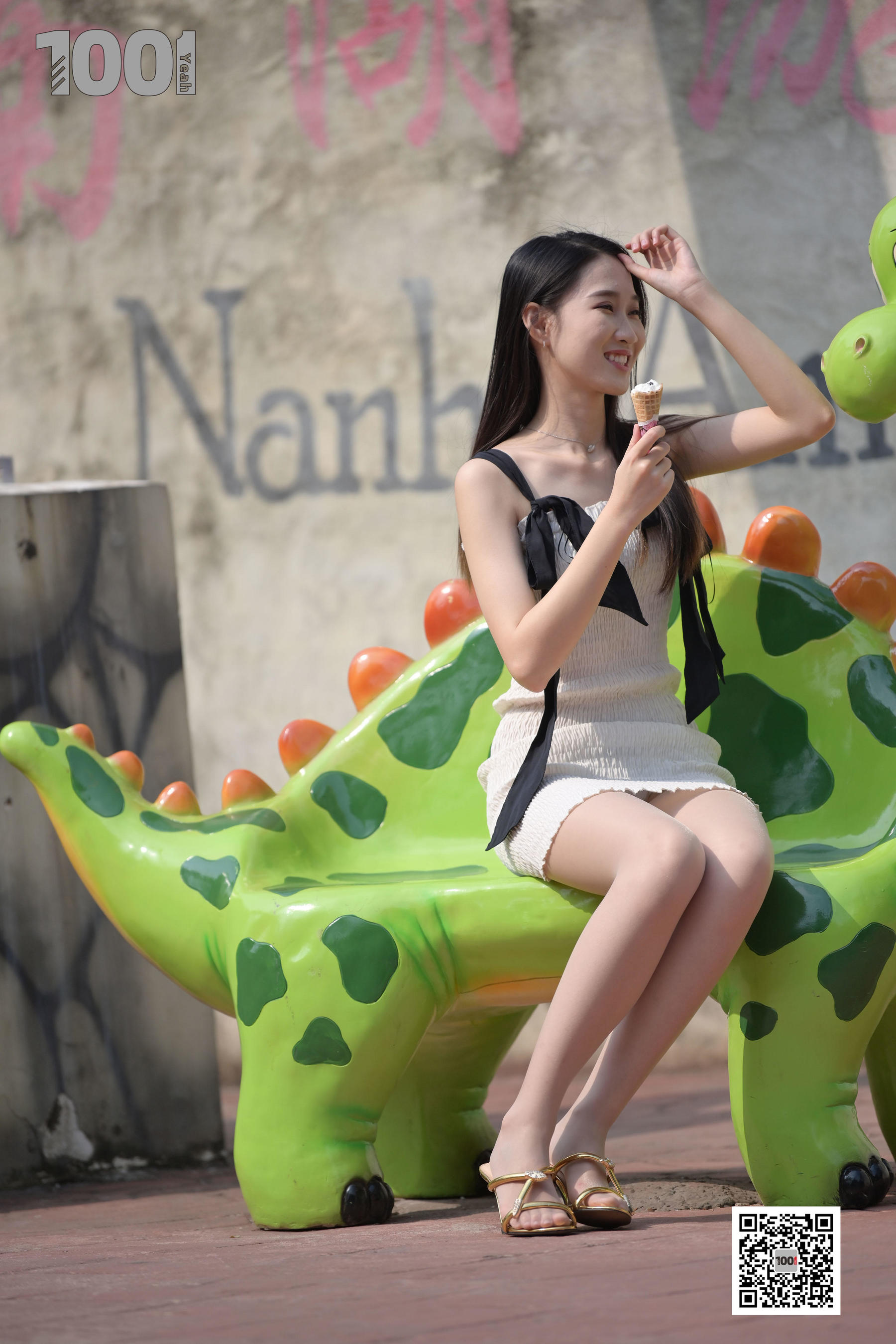 模特腿腿 《妈妈，那个姐姐有冰淇淋3》 [一千零一夜IESS] 丝袜美腿写真集