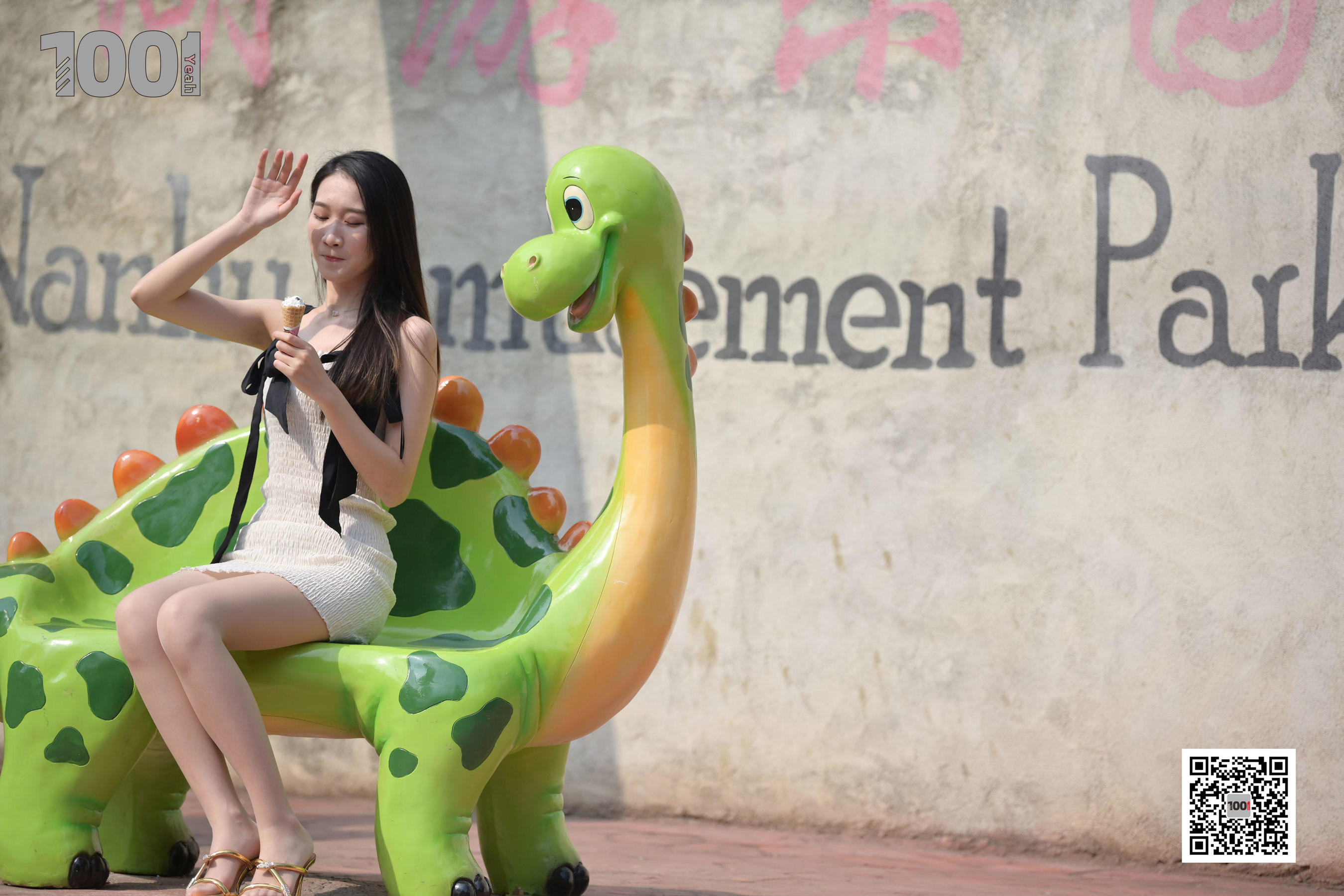 模特腿腿 《妈妈，那个姐姐有冰淇淋3》 [一千零一夜IESS] 丝袜美腿写真集