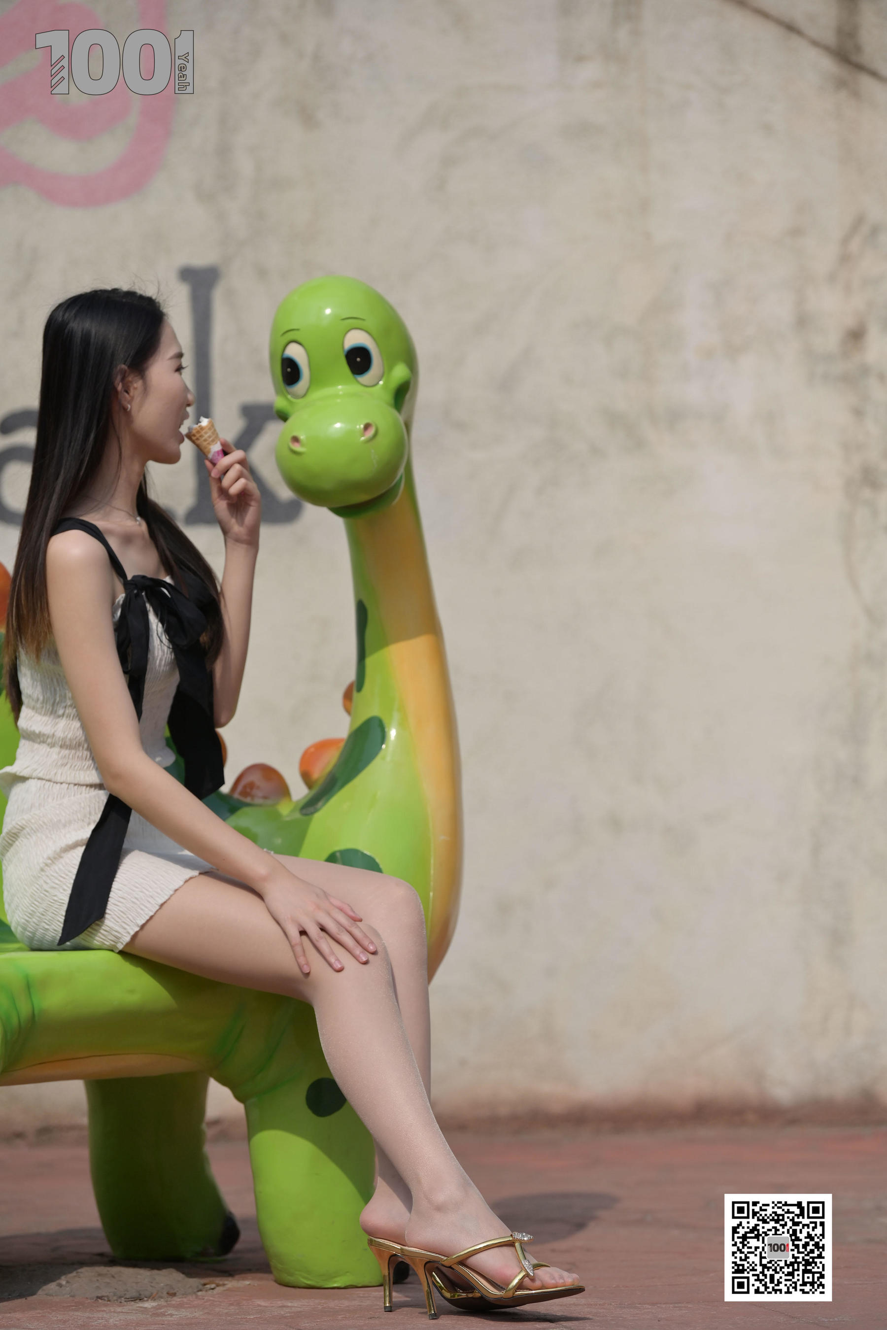 模特腿腿 《妈妈，那个姐姐有冰淇淋3》 [一千零一夜IESS] 丝袜美腿写真集