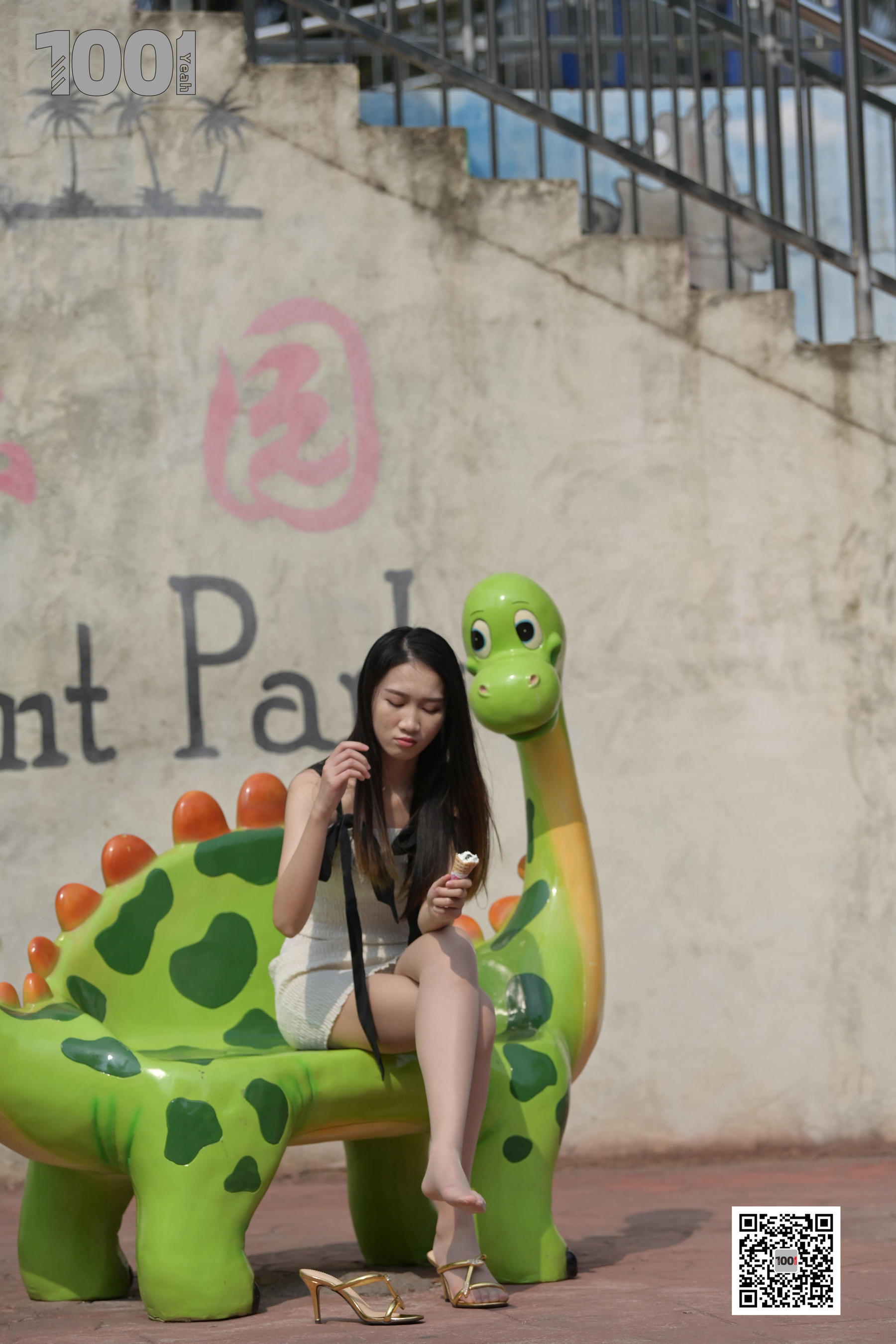 模特腿腿 《妈妈，那个姐姐有冰淇淋3》 [一千零一夜IESS] 丝袜美腿写真集