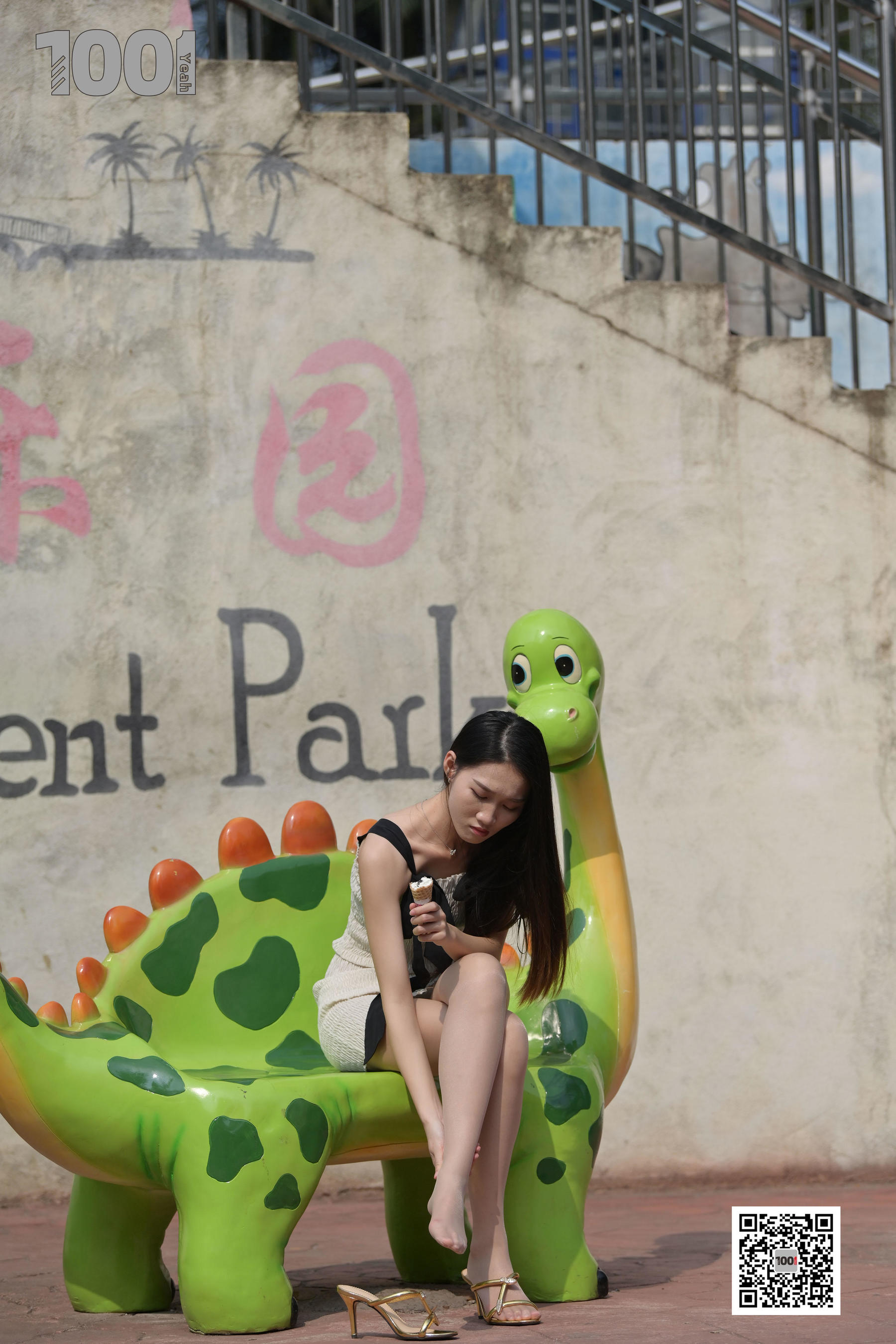 模特腿腿 《妈妈，那个姐姐有冰淇淋3》 [一千零一夜IESS] 丝袜美腿写真集