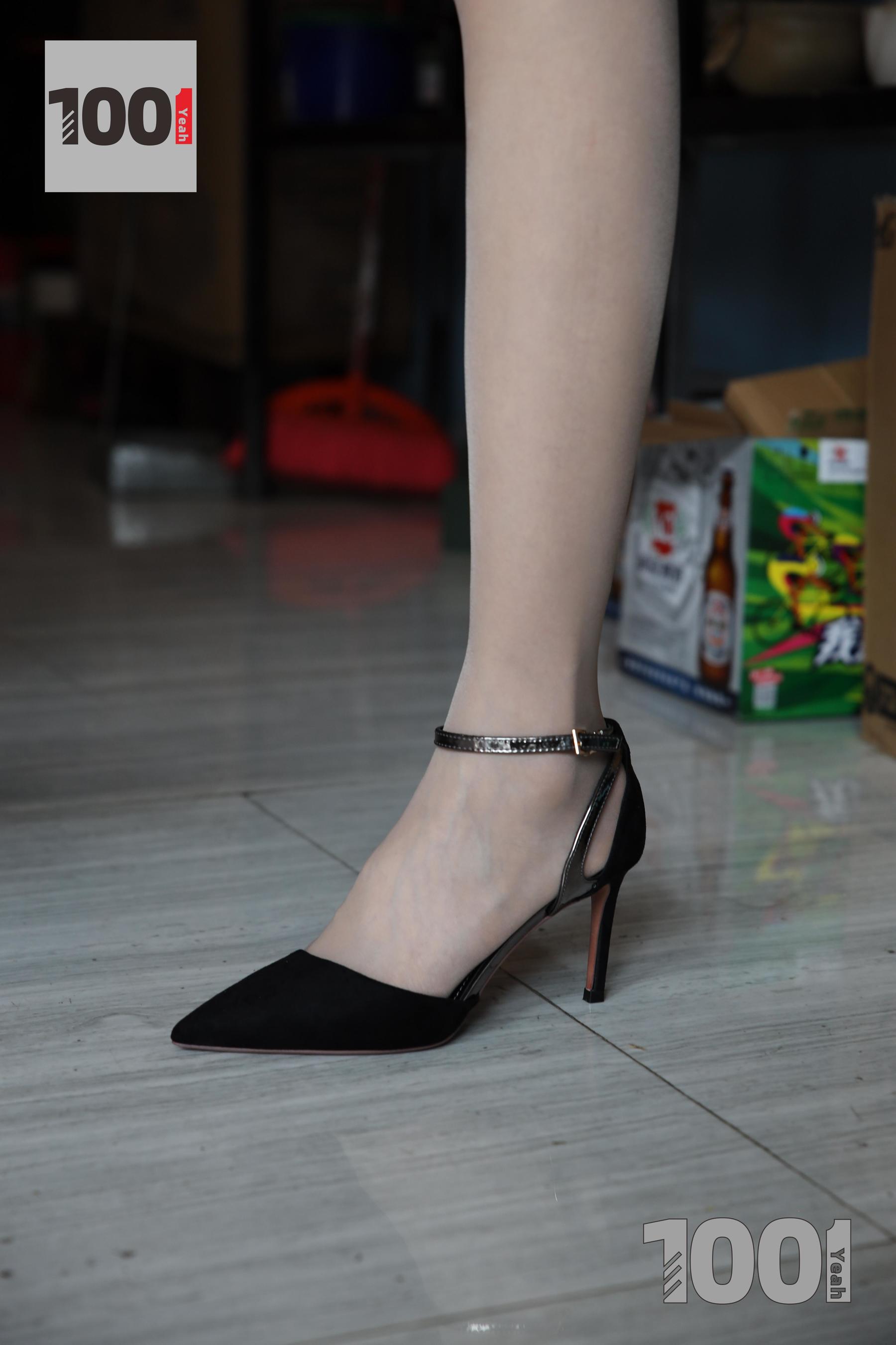 模特草莓 《花艺师1》 [一千零一夜IESS] 丝袜美腿写真集