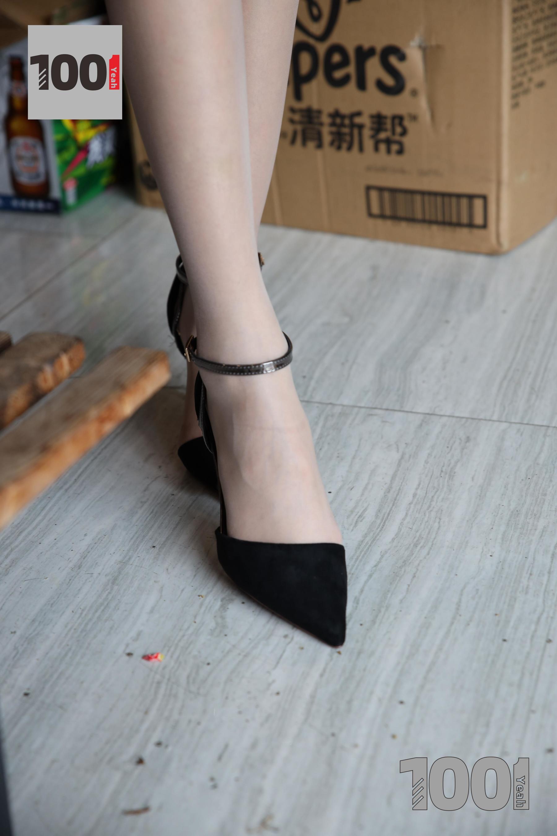 模特草莓 《花艺师1》 [一千零一夜IESS] 丝袜美腿写真集