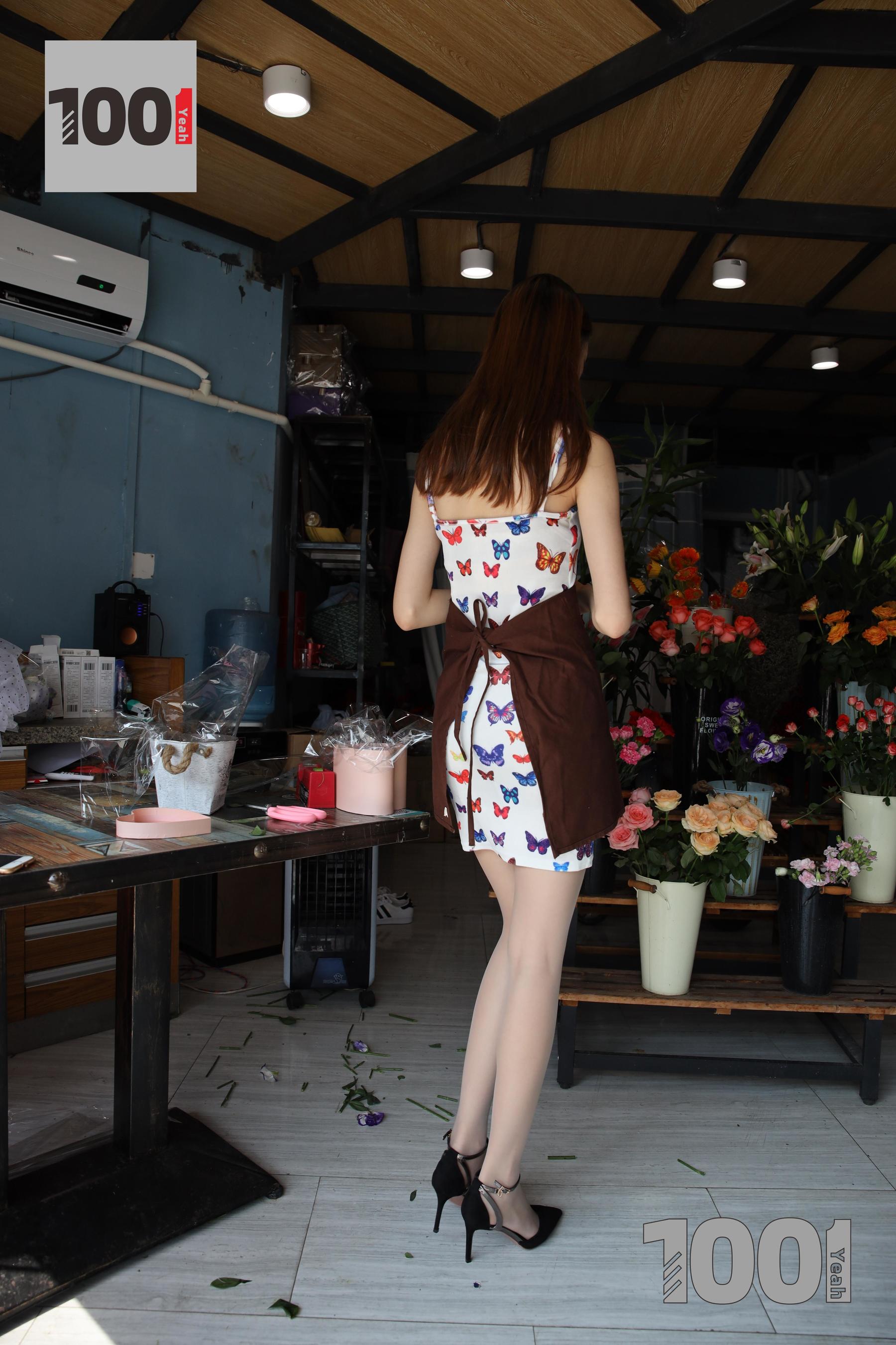 模特草莓 《花艺师1》 [一千零一夜IESS] 丝袜美腿写真集