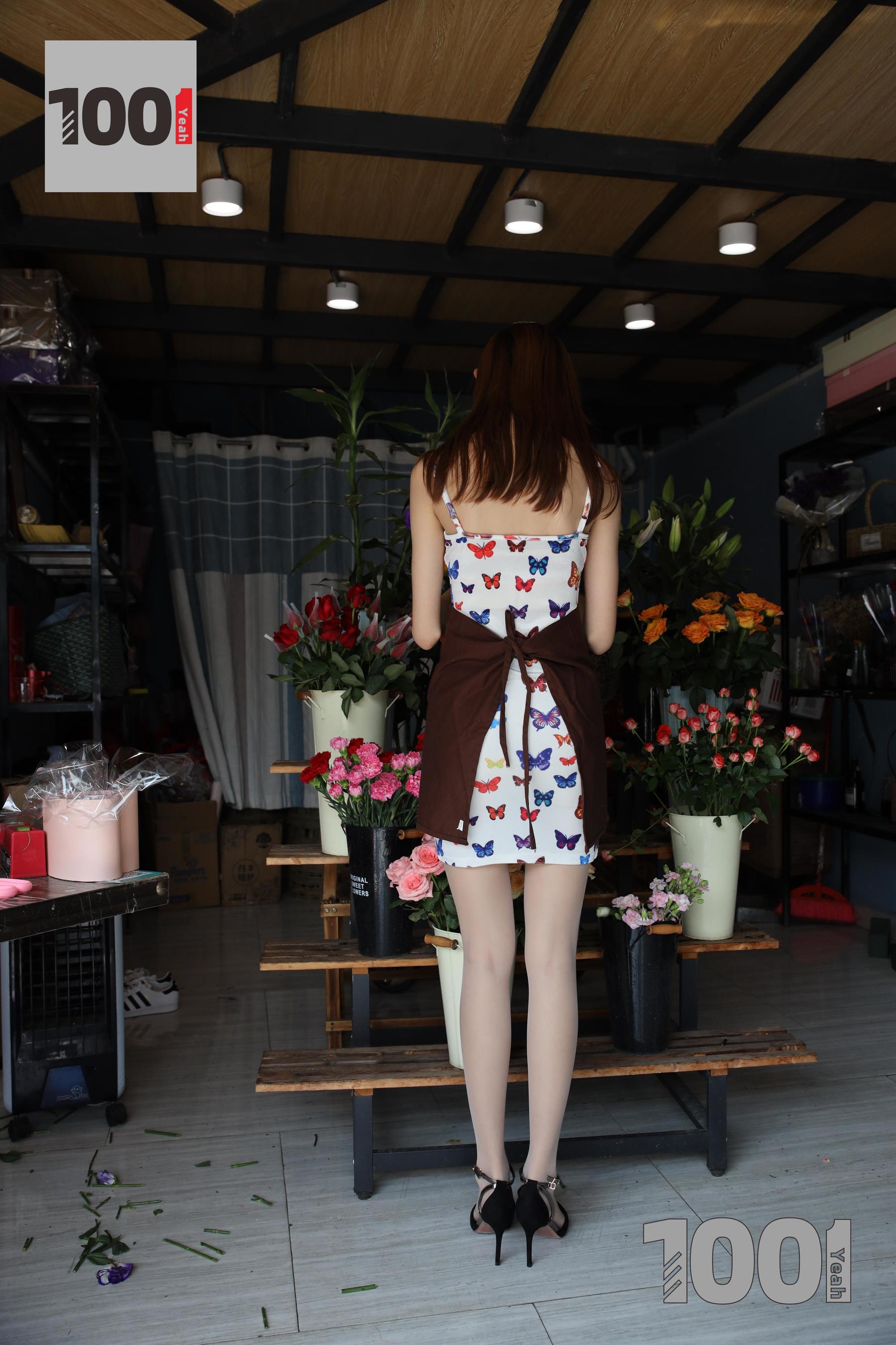 模特草莓 《花艺师1》 [一千零一夜IESS] 丝袜美腿写真集