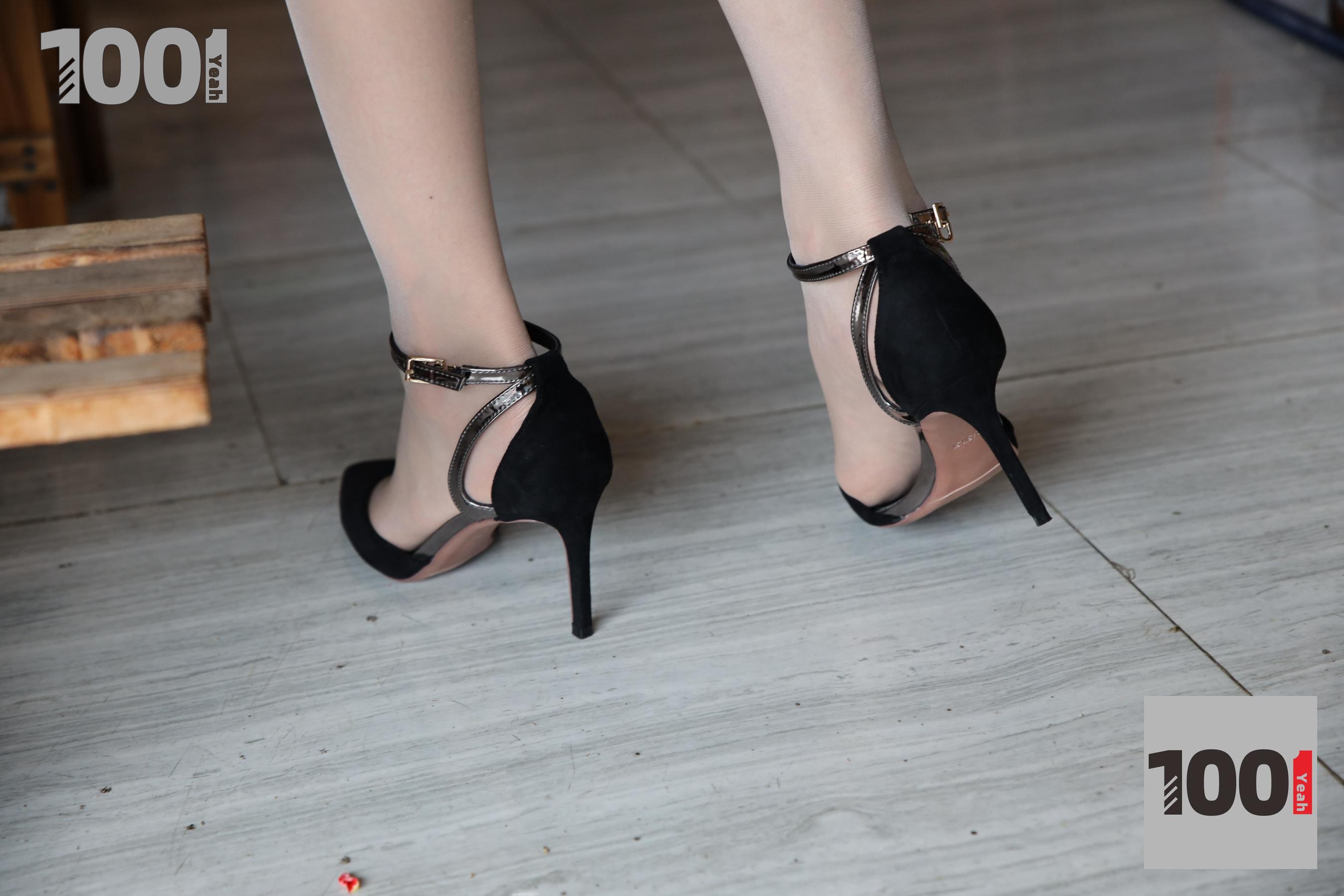 模特草莓 《花艺师1》 [一千零一夜IESS] 丝袜美腿写真集