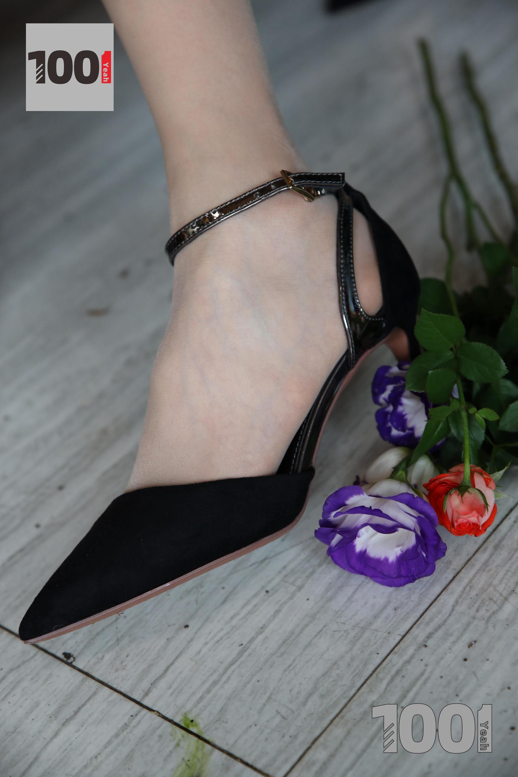 模特草莓 《花艺师1》 [一千零一夜IESS] 丝袜美腿写真集