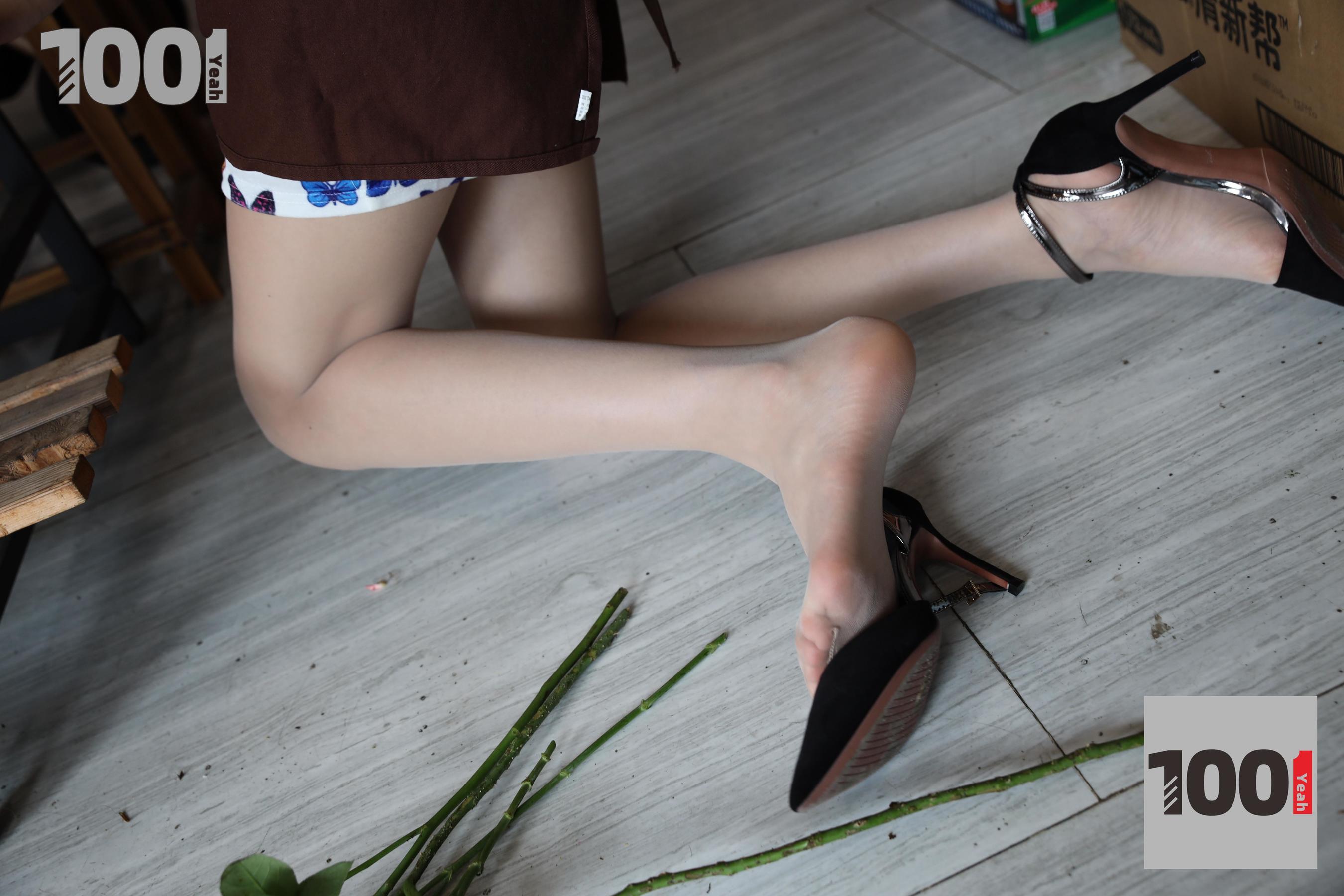 模特草莓 《花艺师1》 [一千零一夜IESS] 丝袜美腿写真集