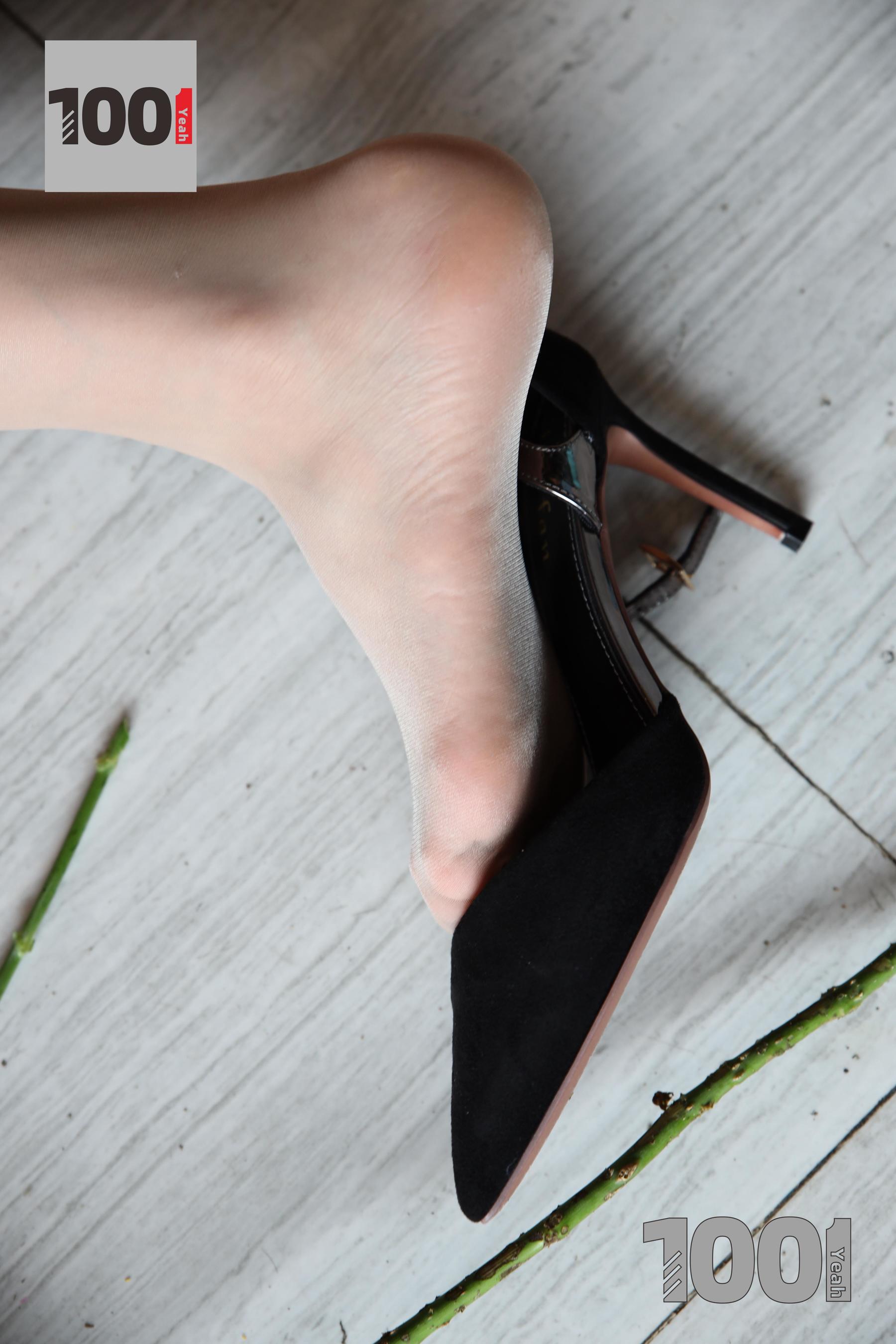 模特草莓 《花艺师1》 [一千零一夜IESS] 丝袜美腿写真集