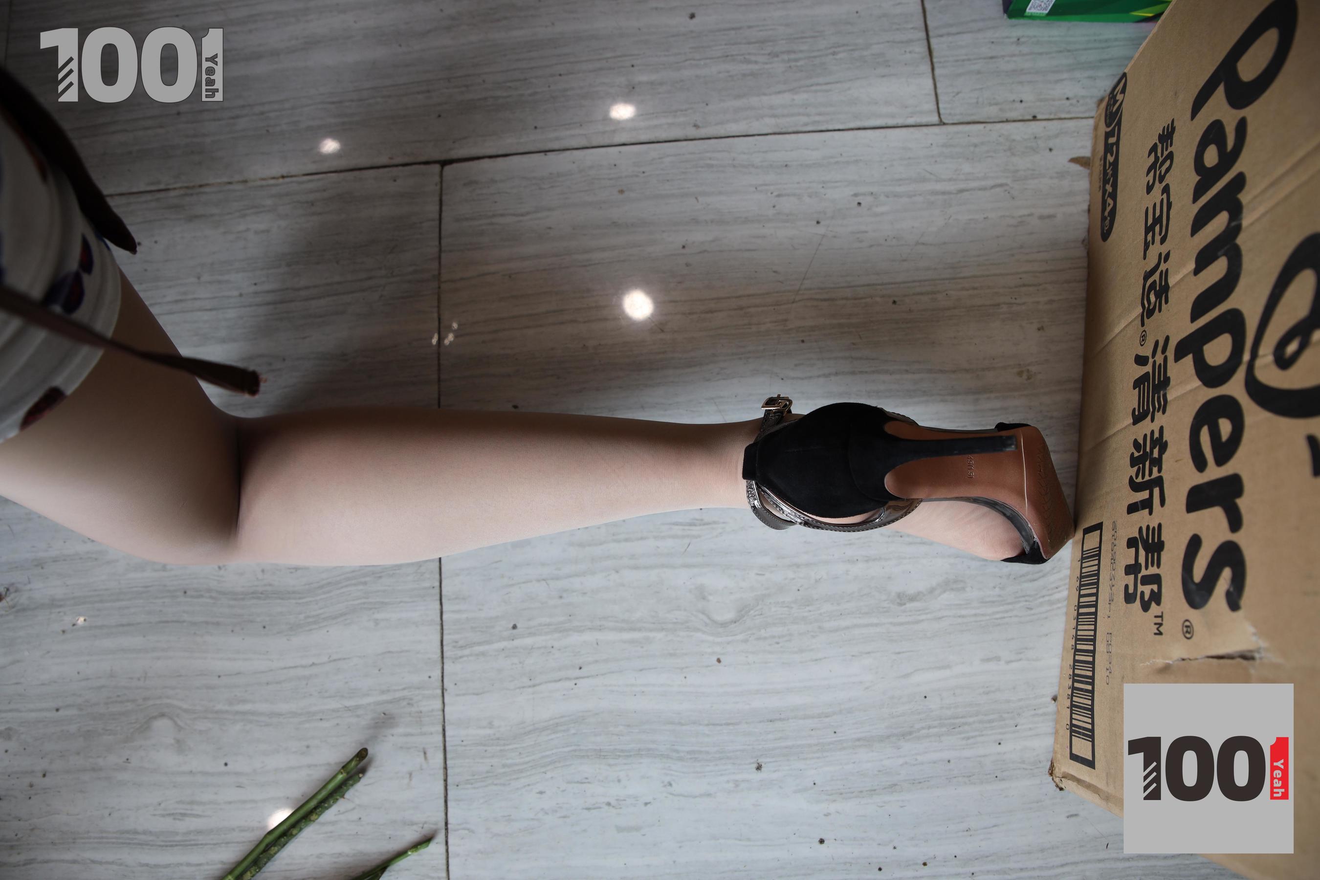 模特草莓 《花艺师1》 [一千零一夜IESS] 丝袜美腿写真集