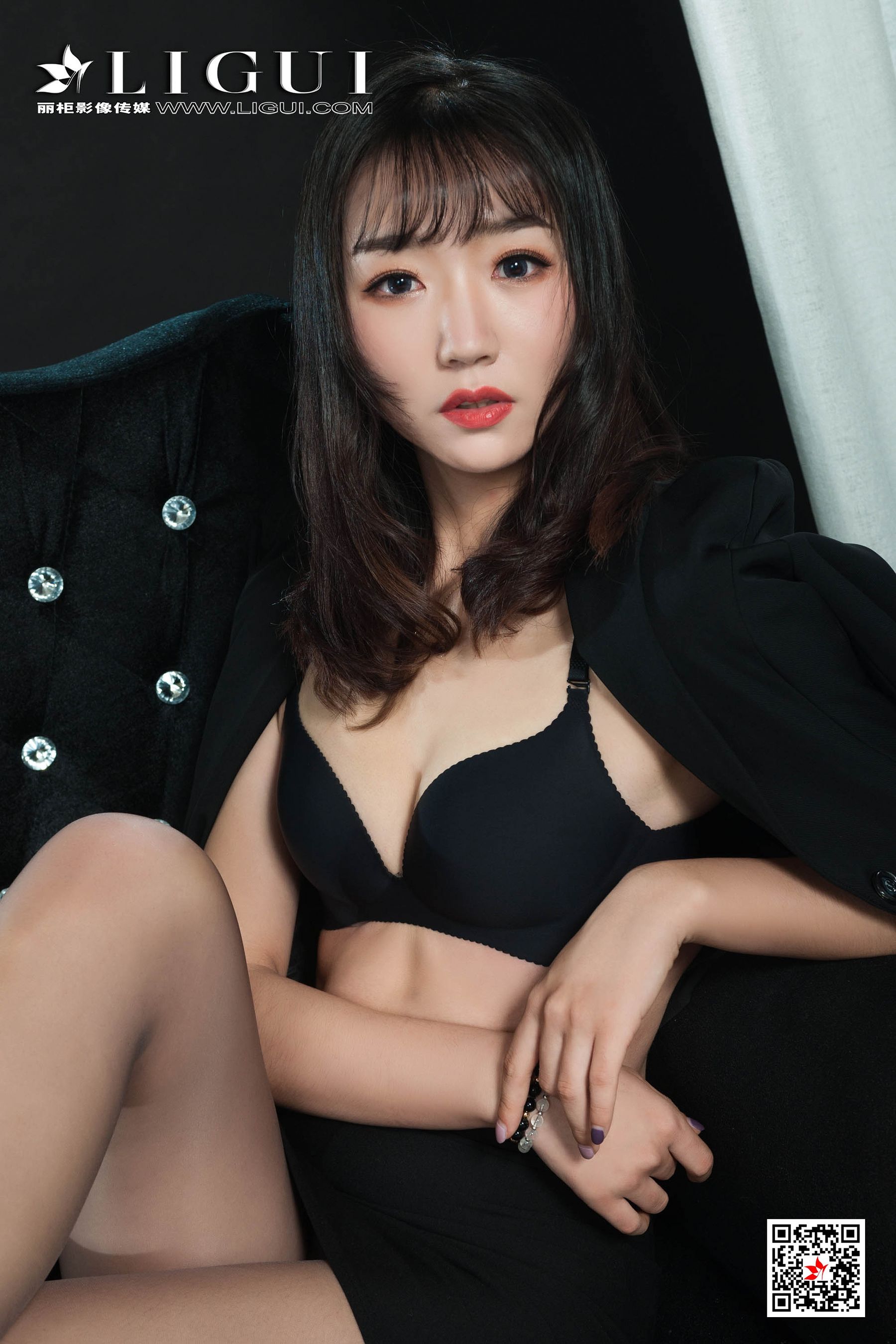 Model 小涵《肉丝高跟美腿OL》 [丽柜LIGUI] 网络丽人 写真集