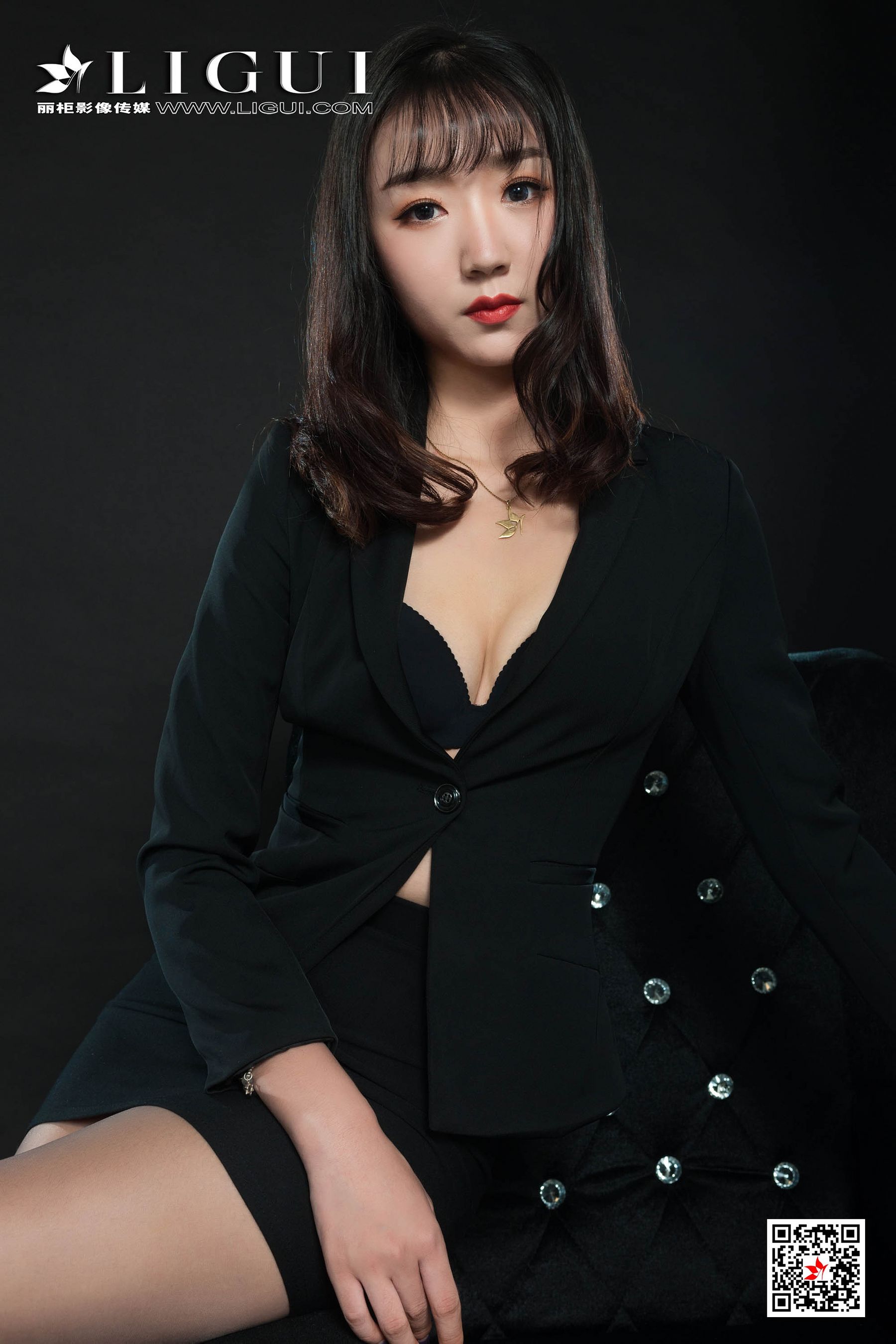 Model 小涵《肉丝高跟美腿OL》 [丽柜LIGUI] 网络丽人 写真集
