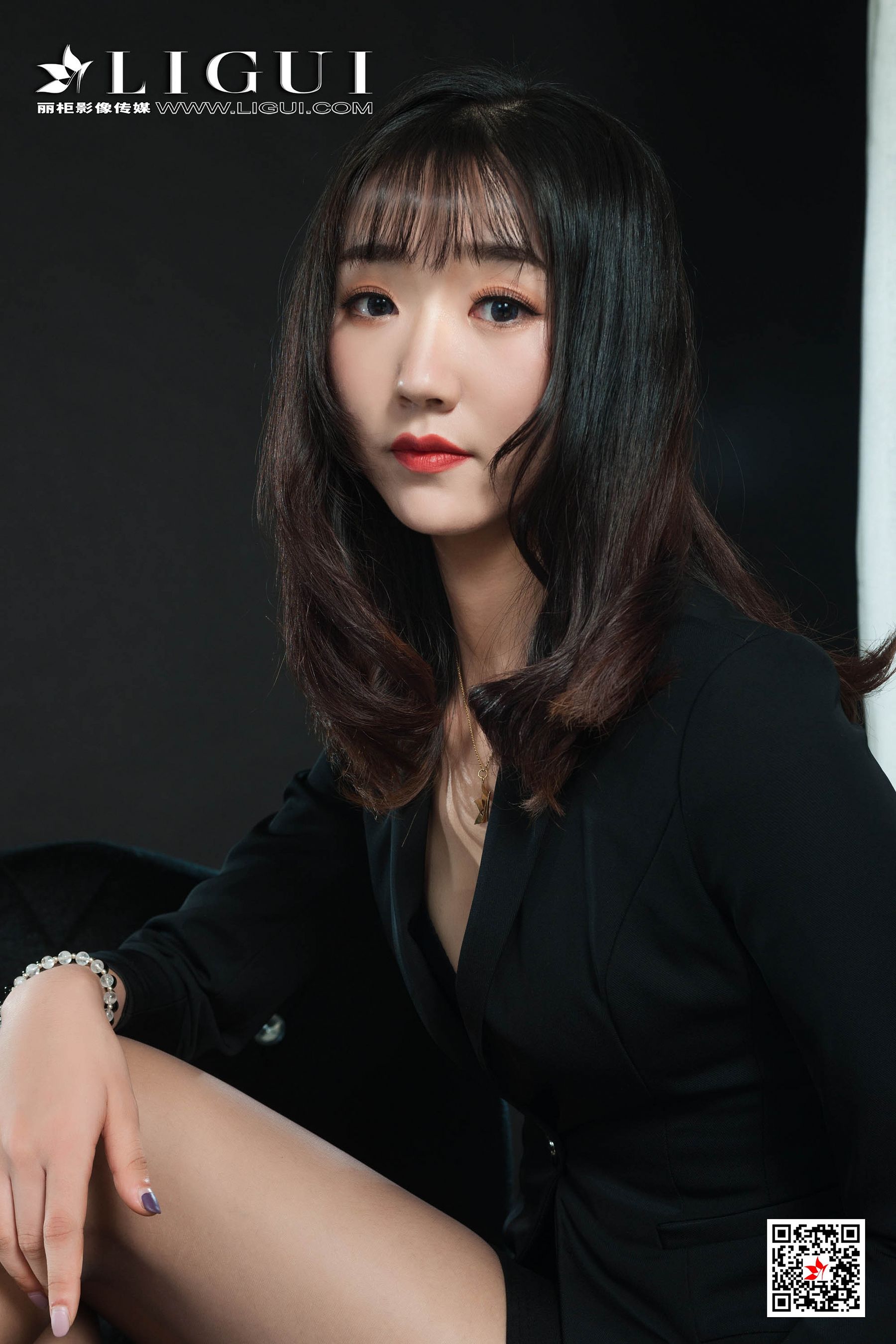 Model 小涵《肉丝高跟美腿OL》 [丽柜LIGUI] 网络丽人 写真集