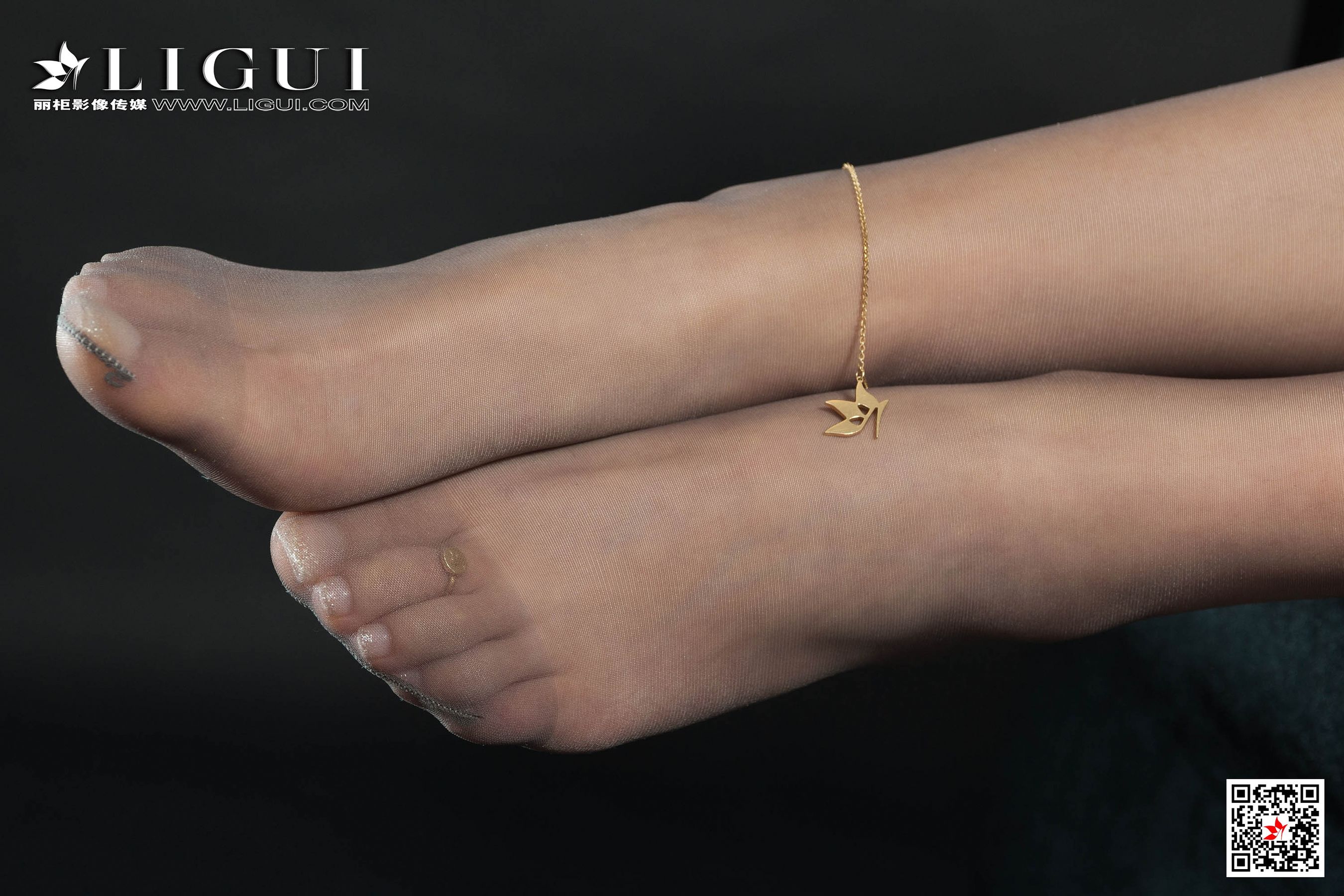 Model 小涵《肉丝高跟美腿OL》 [丽柜LIGUI] 网络丽人 写真集