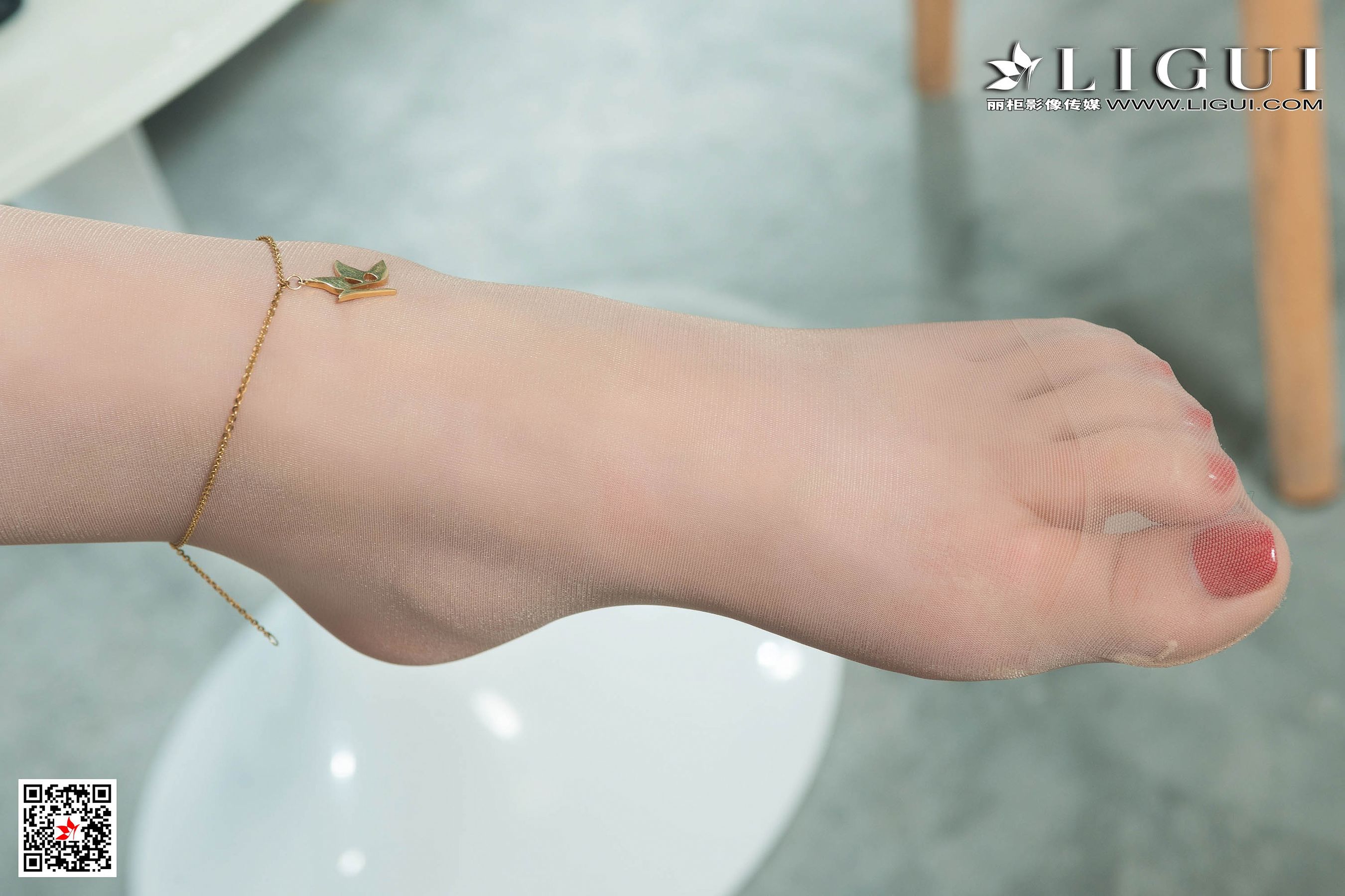 Model 伊伊《肉丝美腿高跟OL》 [丽柜LIGUI] 网络丽人 写真集