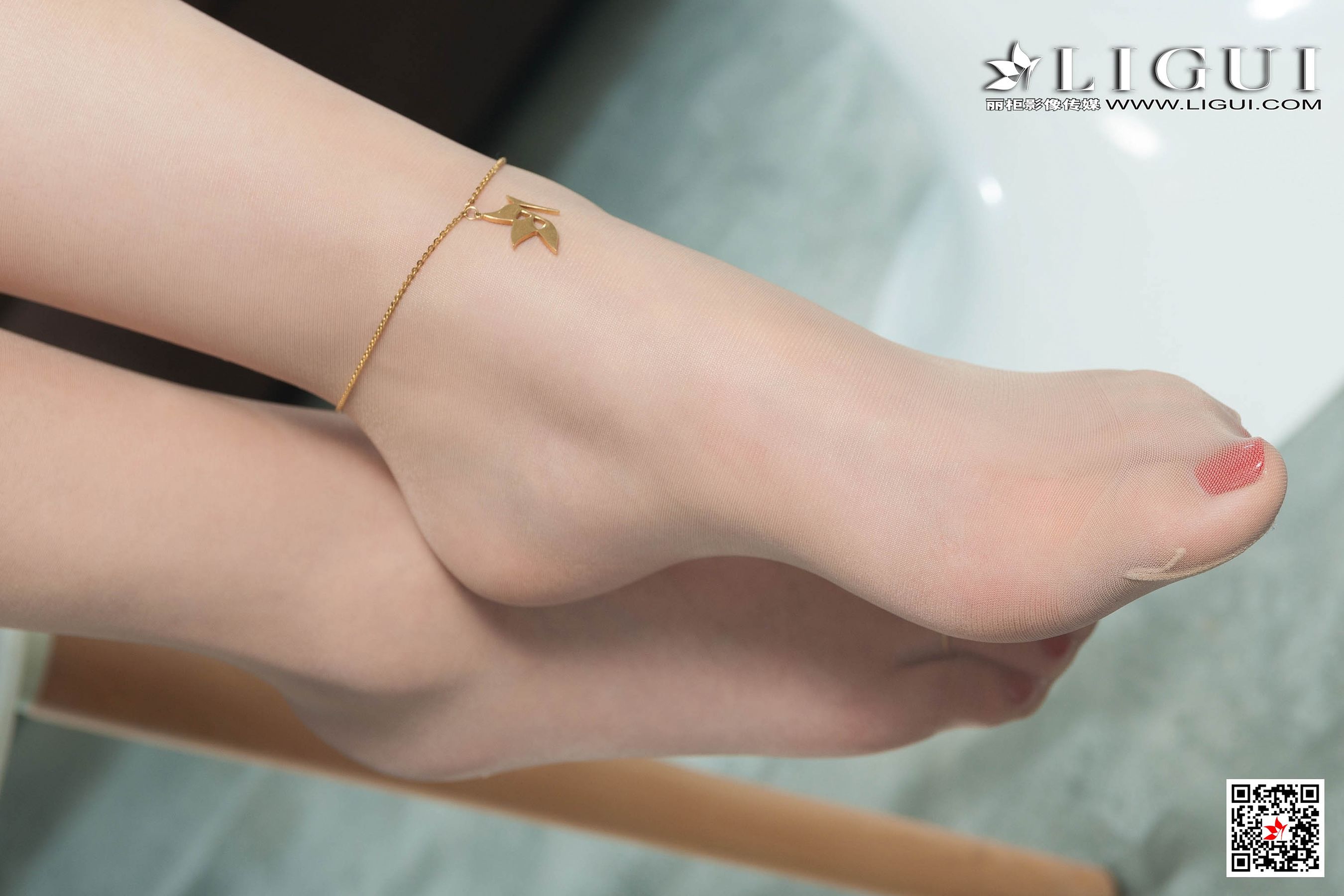 Model 伊伊《肉丝美腿高跟OL》 [丽柜LIGUI] 网络丽人 写真集